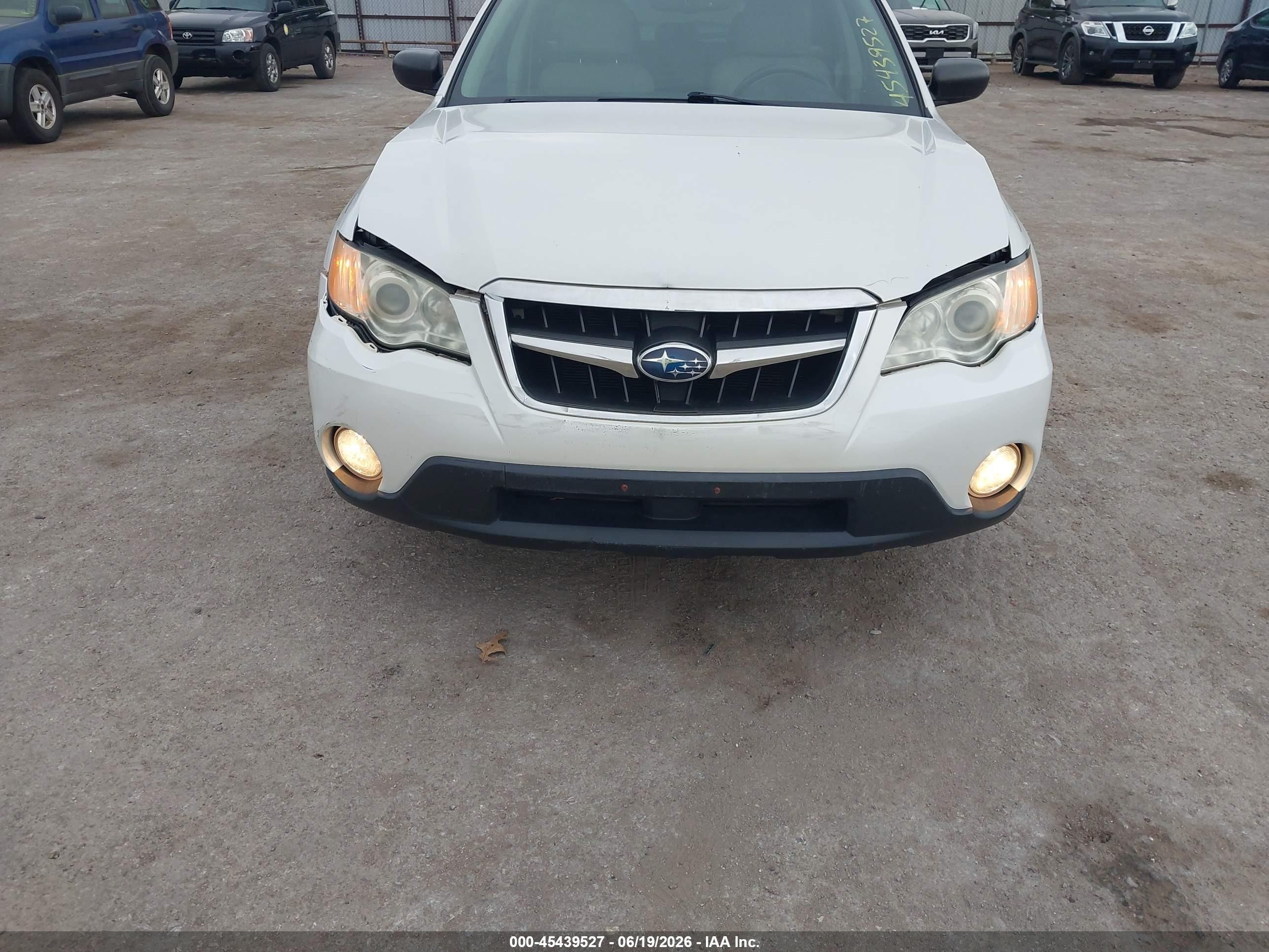 2009 Subaru Outback 2.5i White vin: 4S4BP61C297330206
