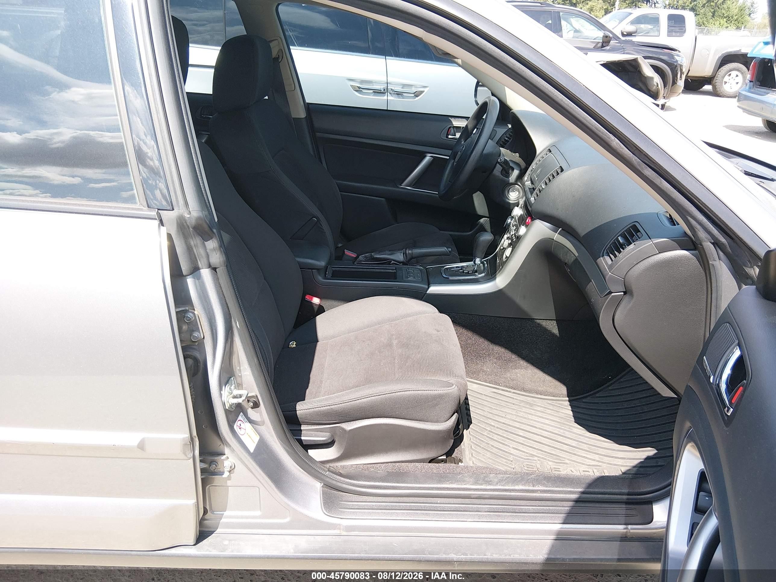 2009 Subaru Outback 2.5i Silver vin: 4S4BP61C297334952