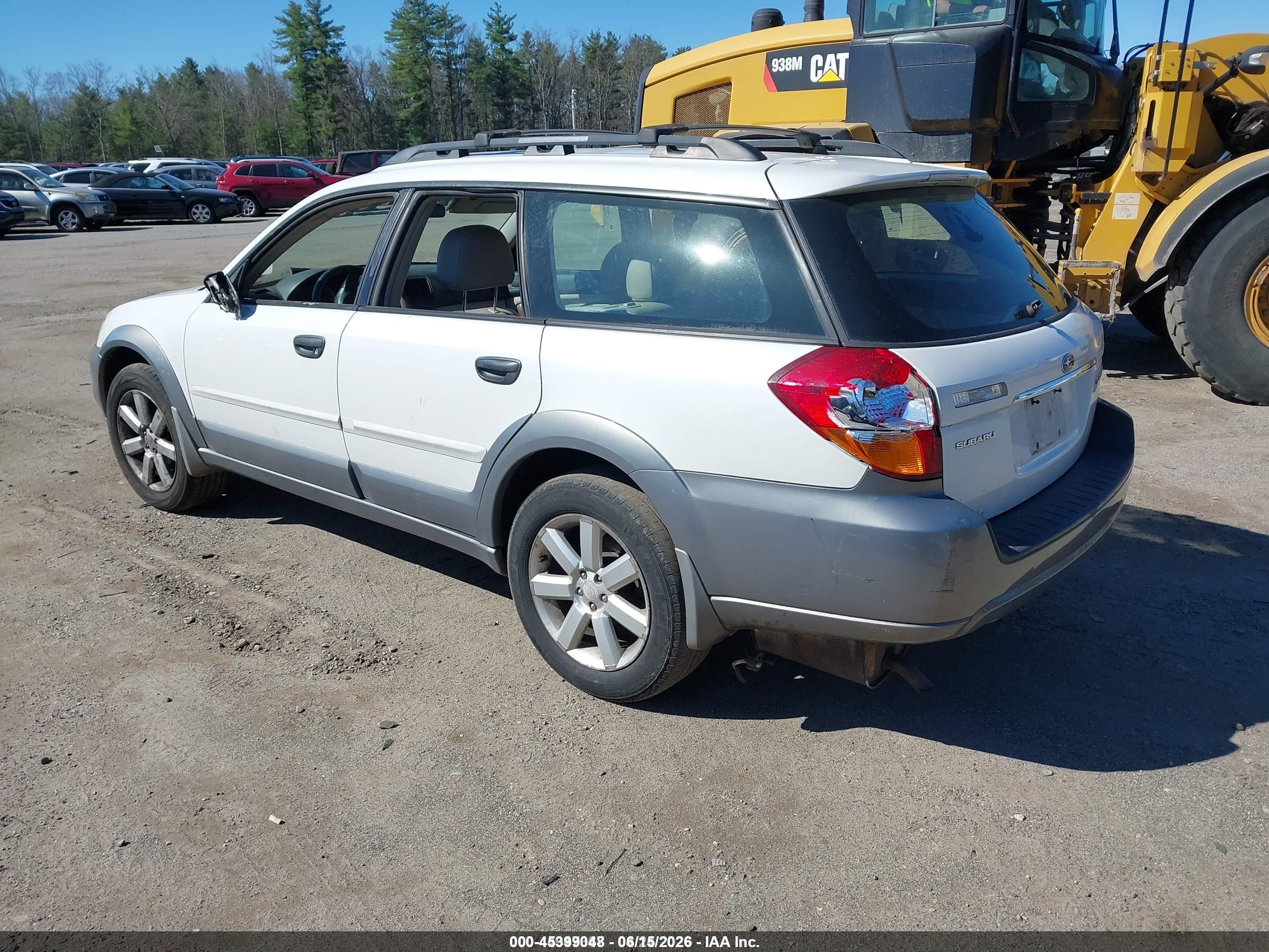 2005 Subaru Outback 2.5i Белый vin: 4S4BP61C357356923