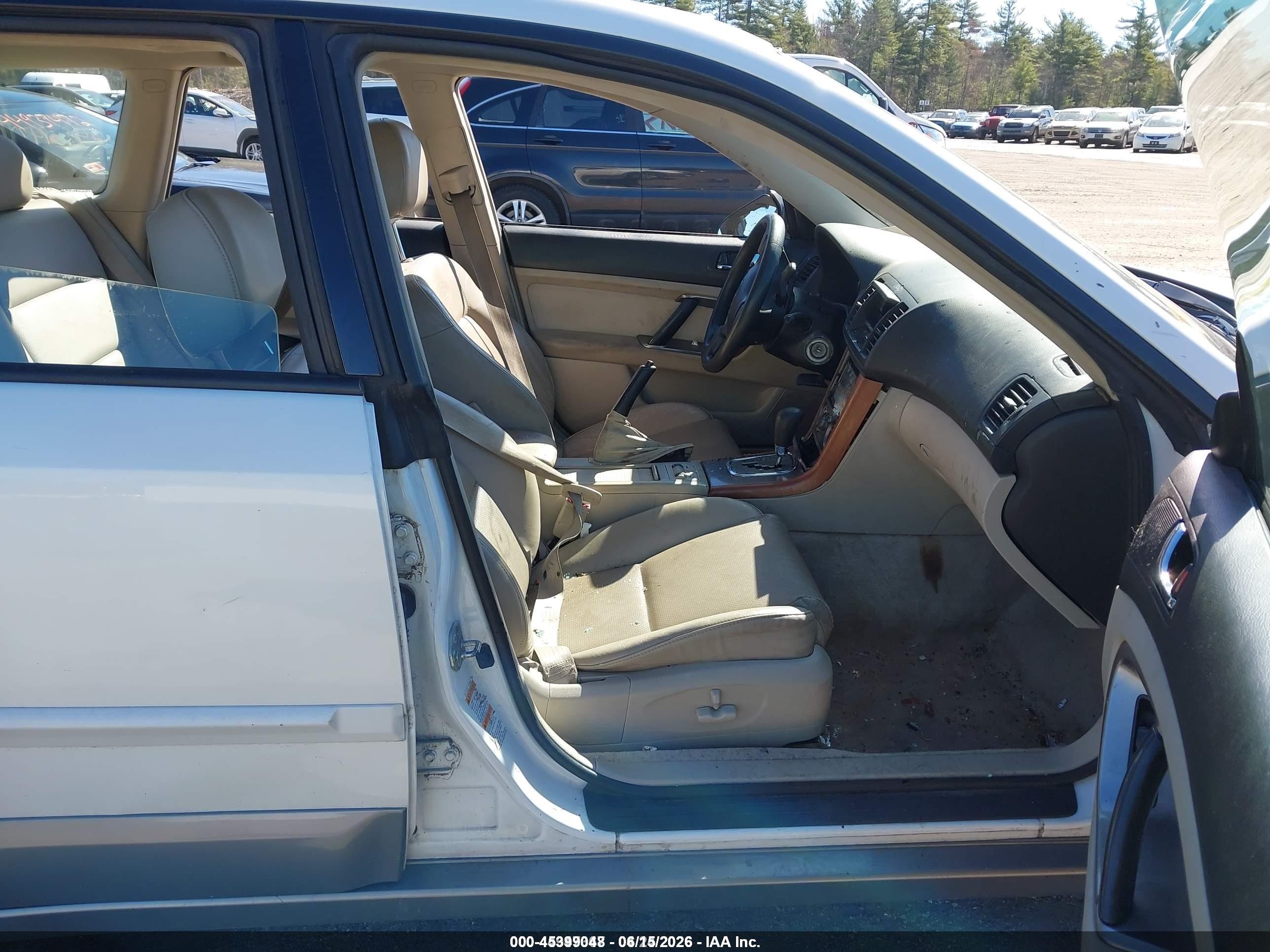 2005 Subaru Outback 2.5i Белый vin: 4S4BP61C357356923