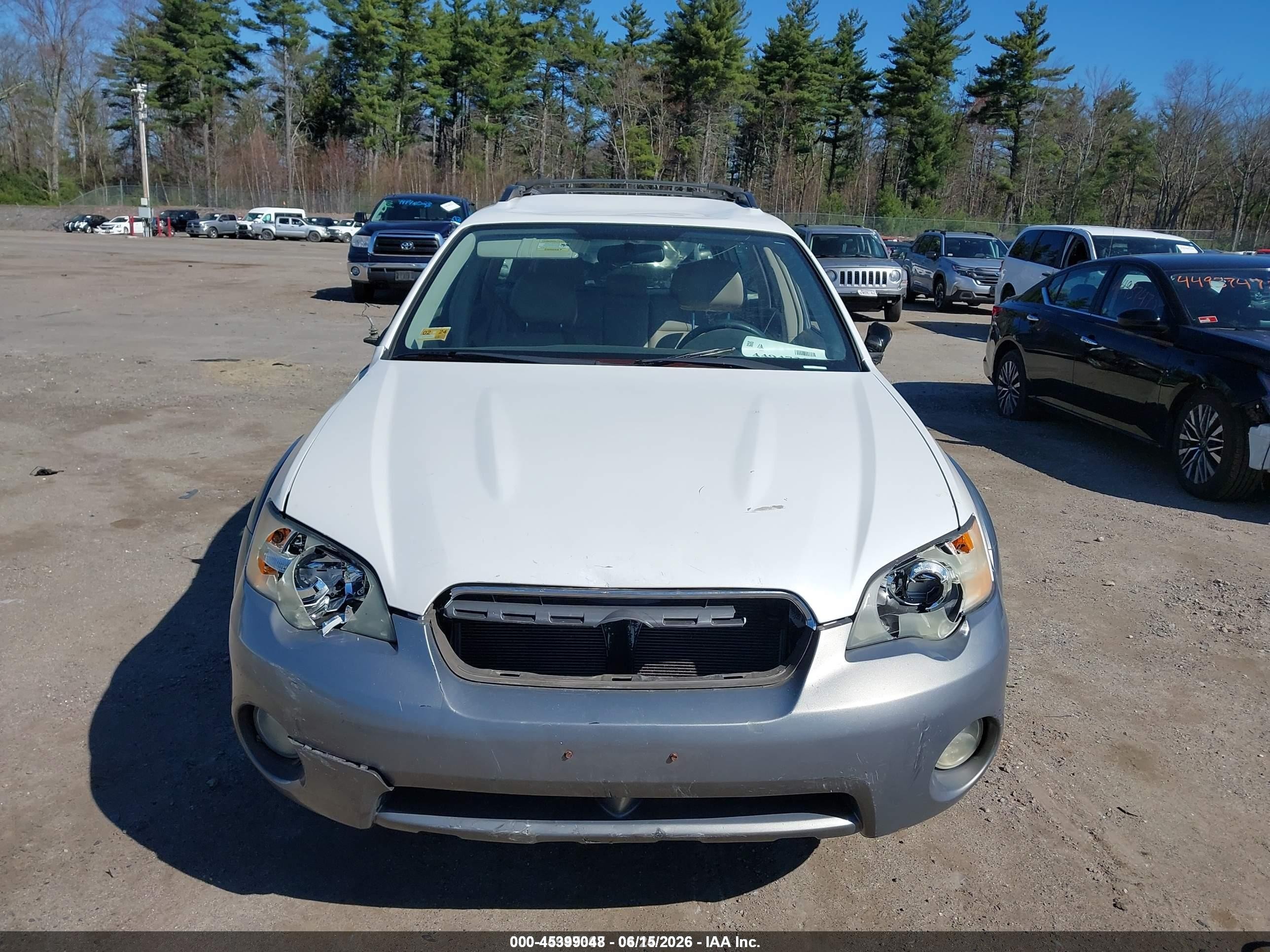 2005 Subaru Outback 2.5i Белый vin: 4S4BP61C357356923