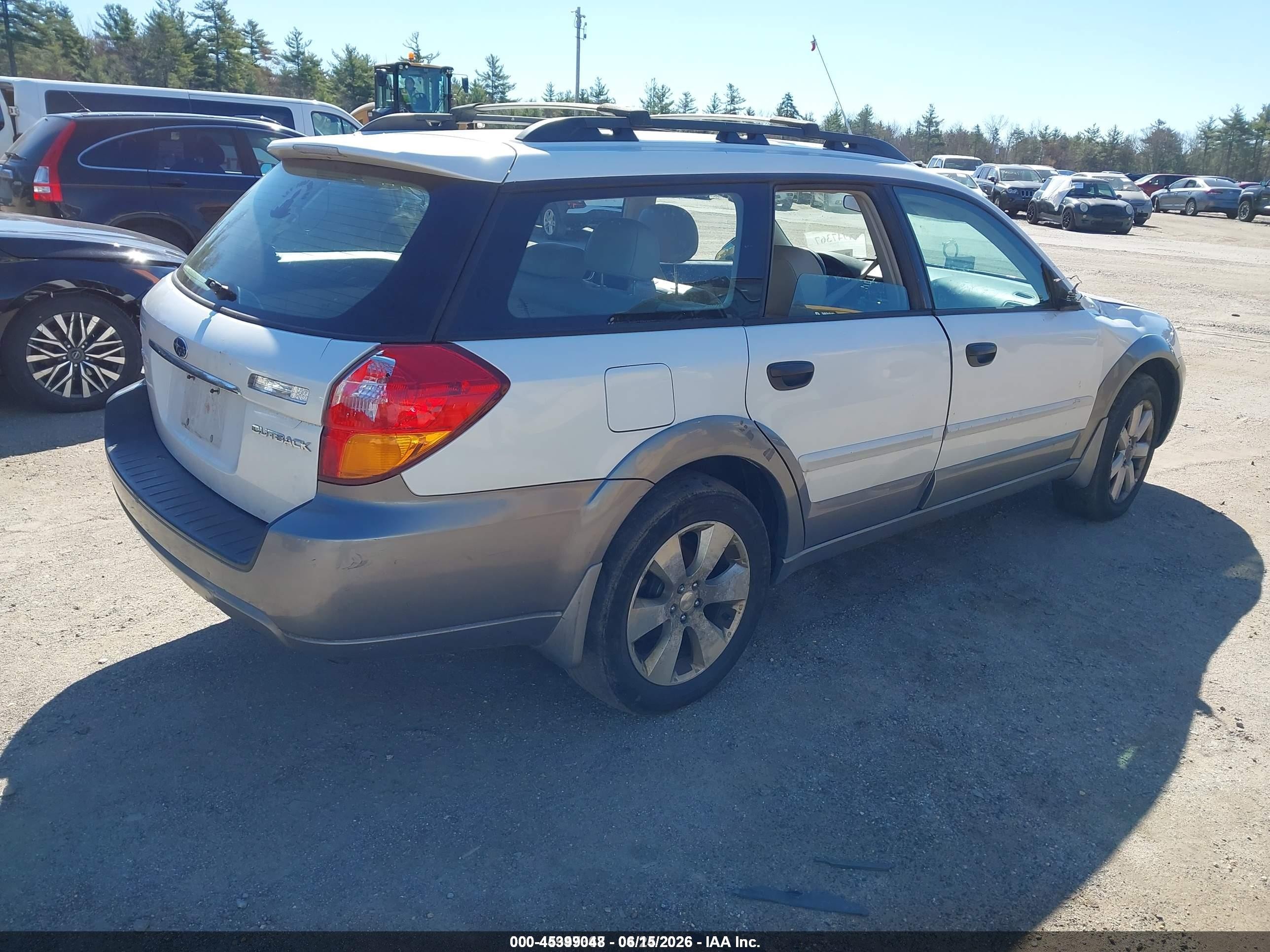 2005 Subaru Outback 2.5i Белый vin: 4S4BP61C357356923