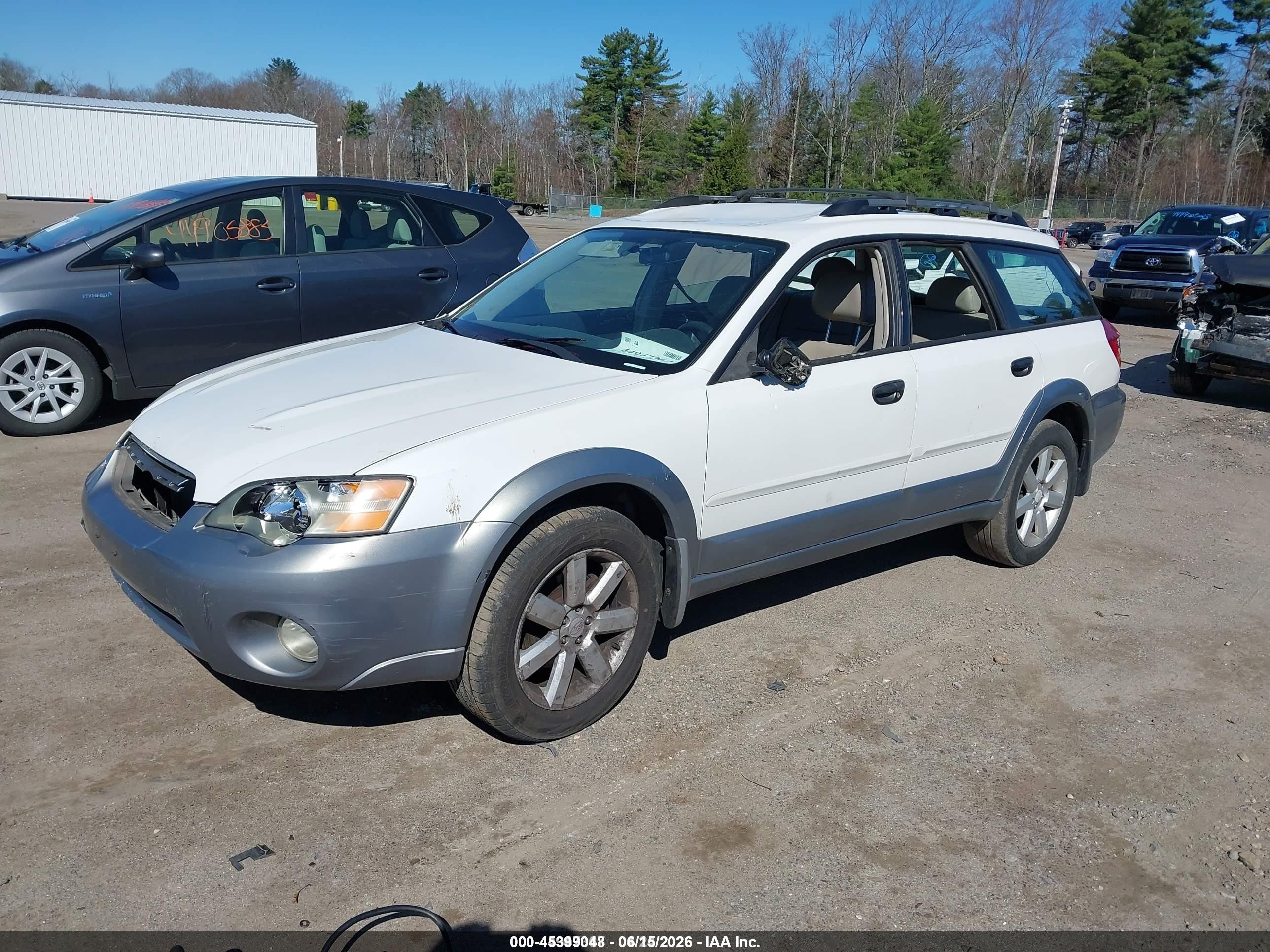2005 Subaru Outback 2.5i Белый vin: 4S4BP61C357356923