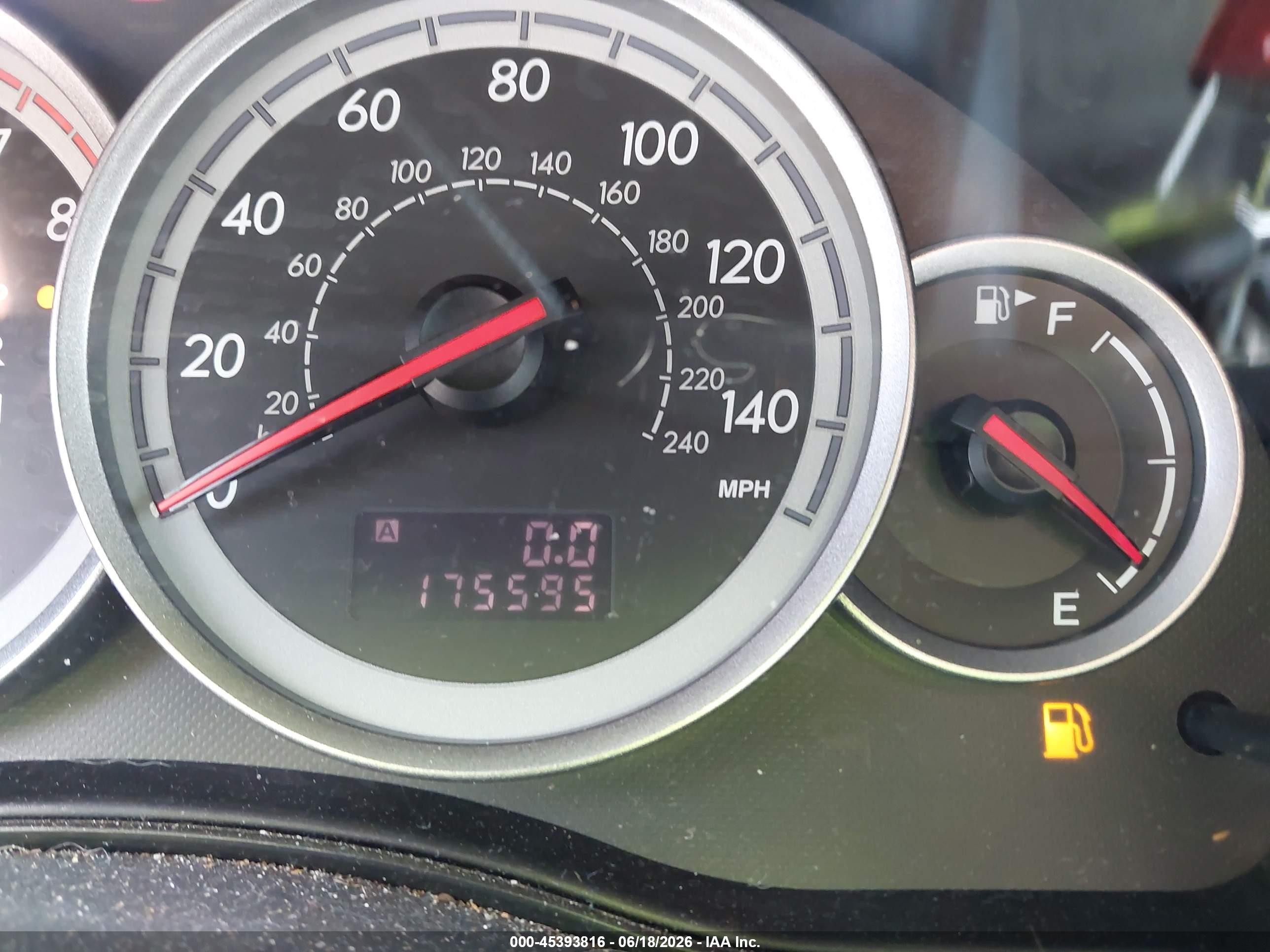 2005 Subaru Outback 2.5i Серебряный vin: 4S4BP61C357388464