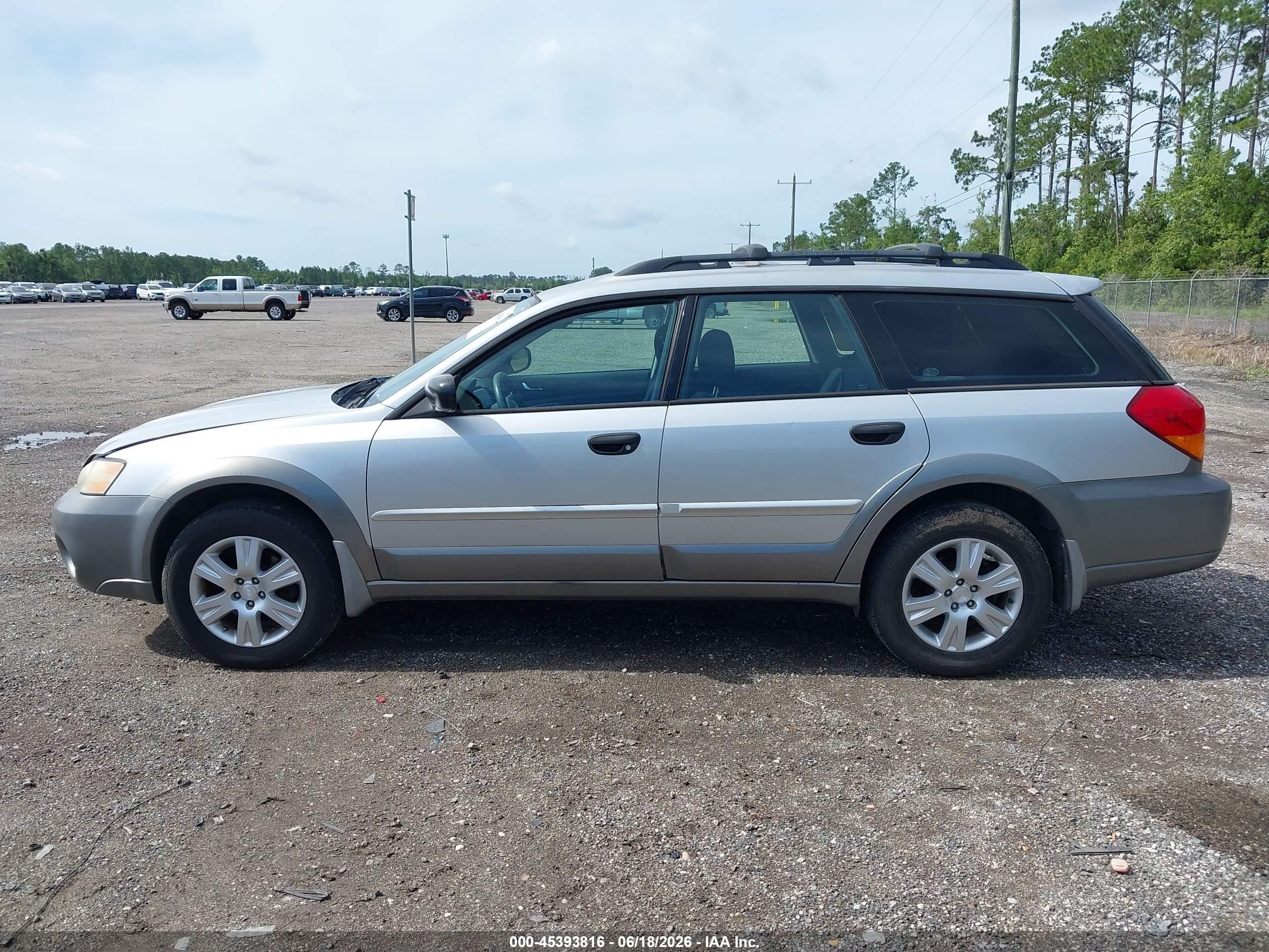 2005 Subaru Outback 2.5i Серебряный vin: 4S4BP61C357388464