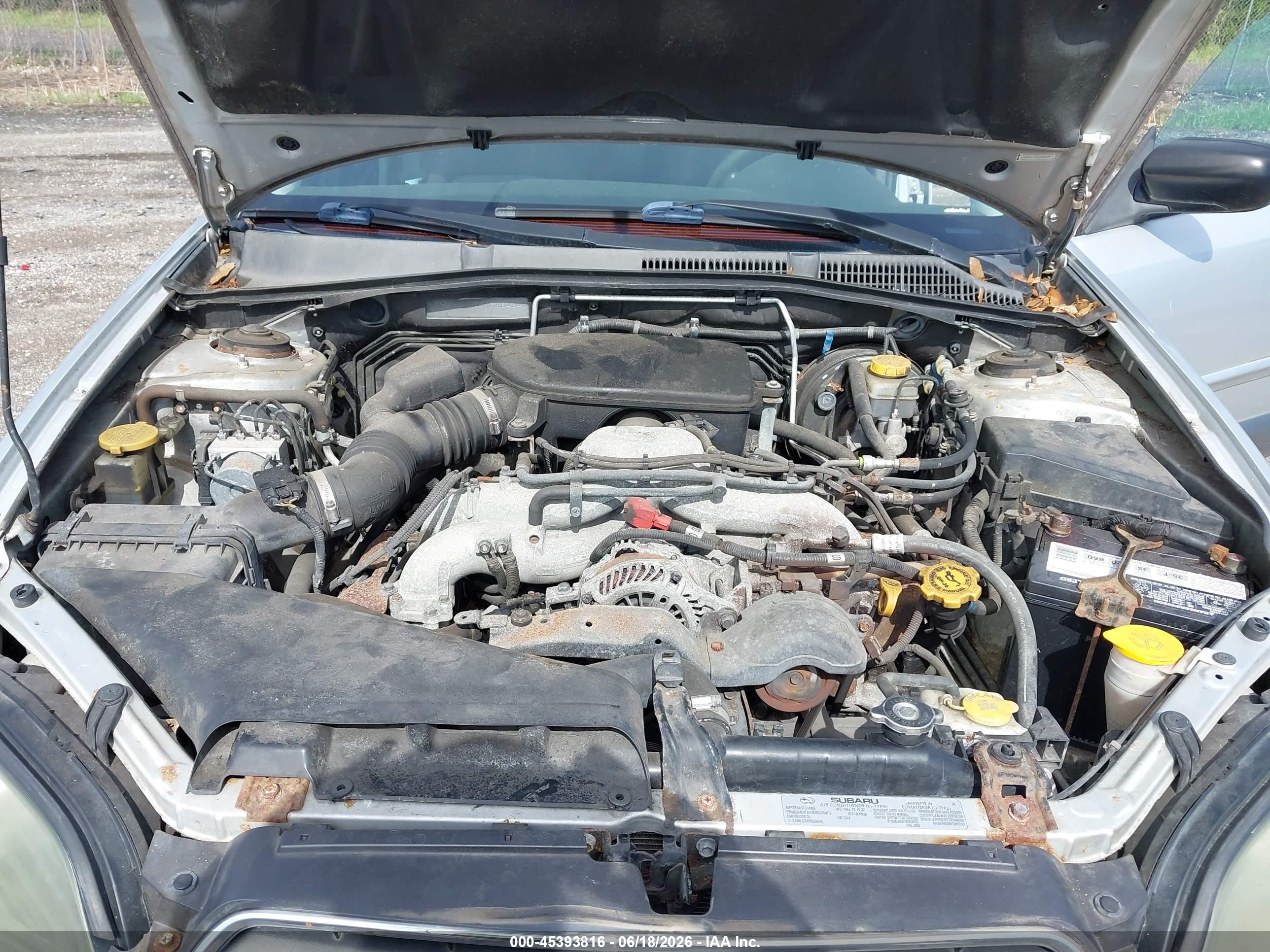 2005 Subaru Outback 2.5i Серебряный vin: 4S4BP61C357388464