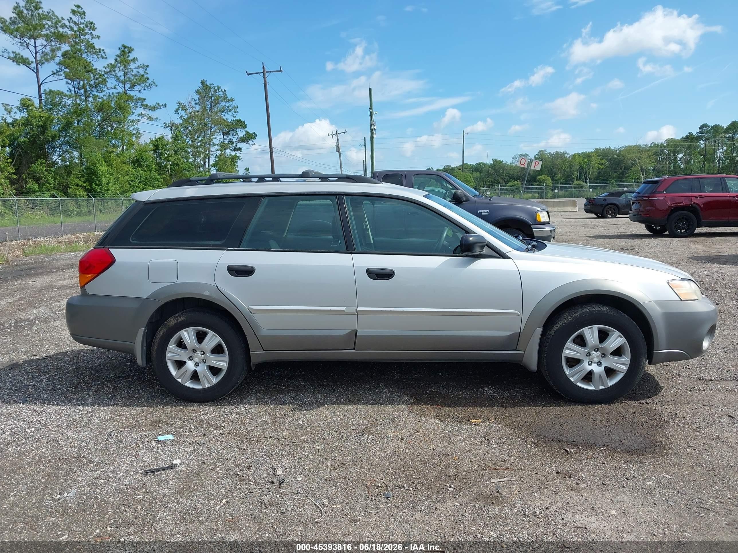 2005 Subaru Outback 2.5i Серебряный vin: 4S4BP61C357388464