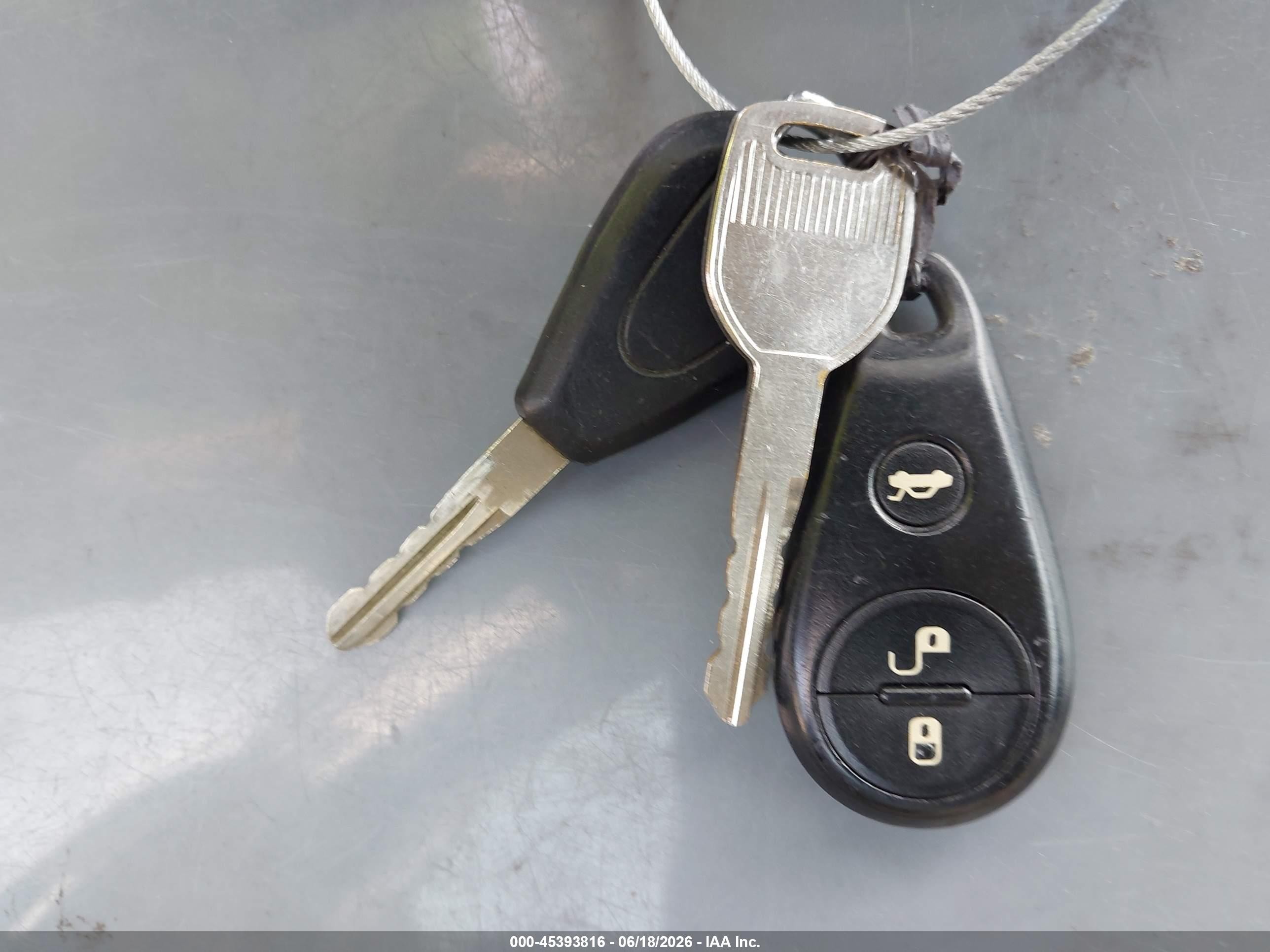 2005 Subaru Outback 2.5i Серебряный vin: 4S4BP61C357388464
