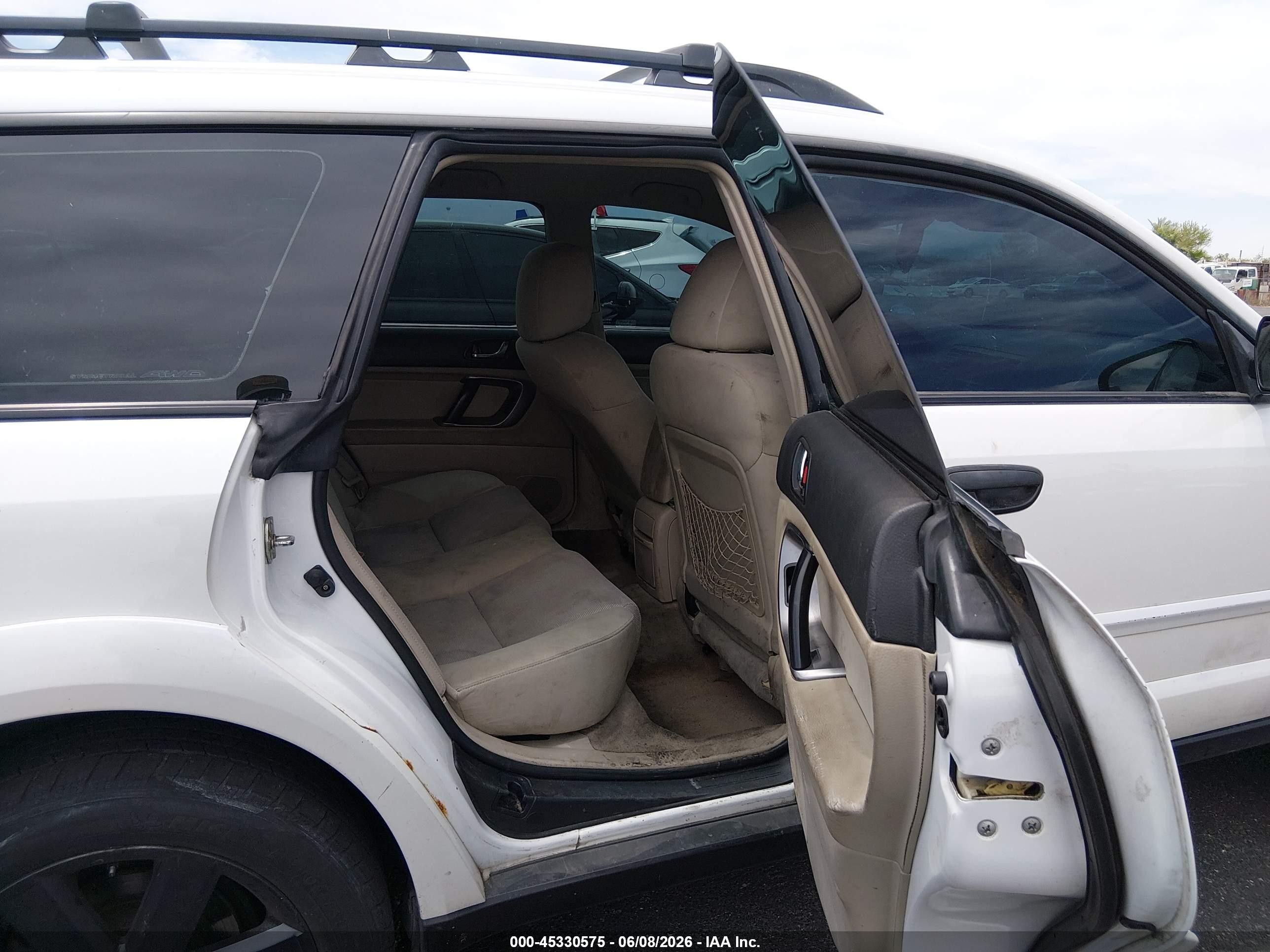 2007 Subaru Outback 2.5i White vin: 4S4BP61C377320832