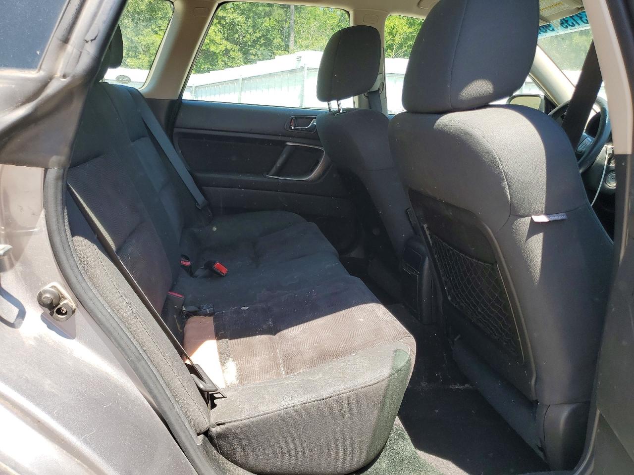2008 Subaru Outback 2.5i Silver vin: 4S4BP61C387330357