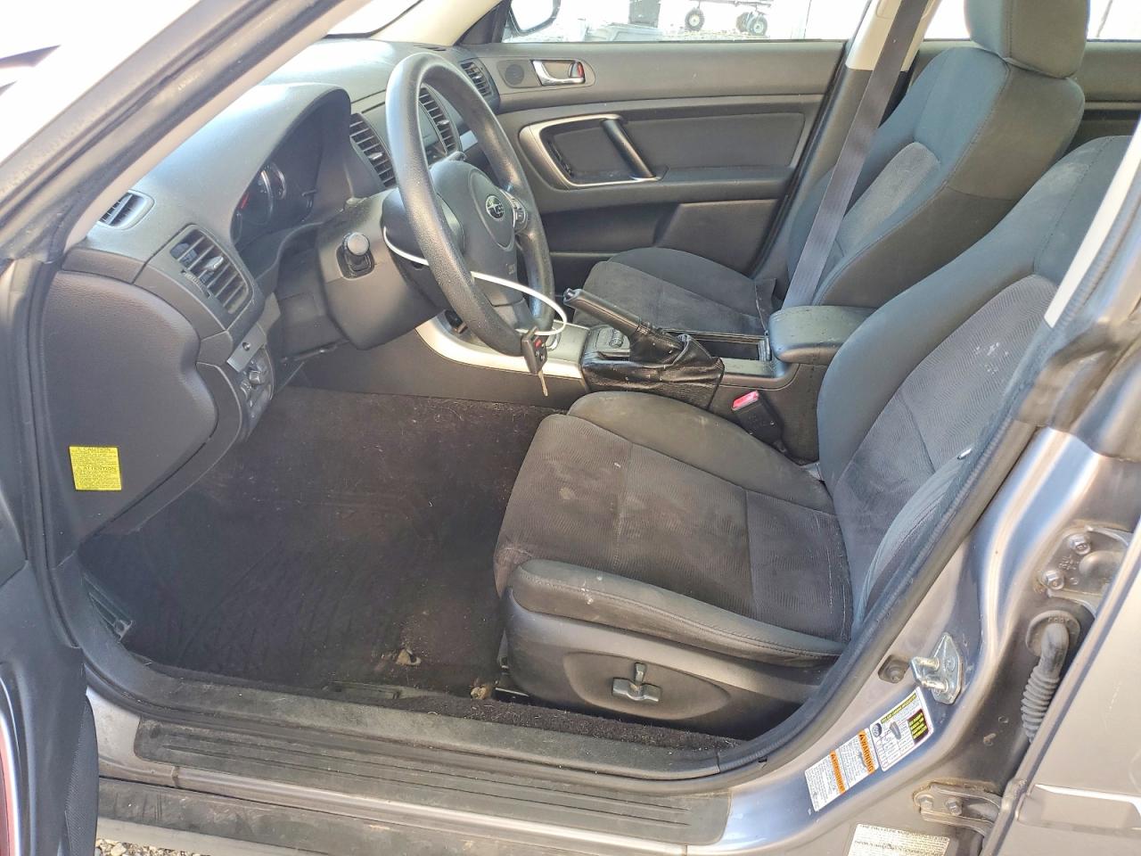 2008 Subaru Outback 2.5i Silver vin: 4S4BP61C387330357