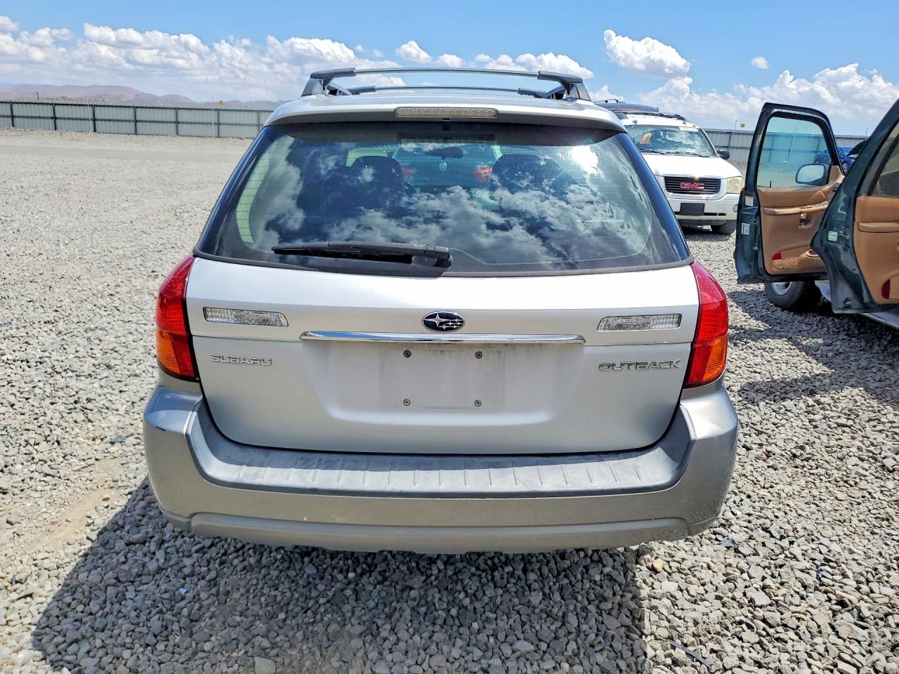 2005 Subaru Legacy Outback 2.5i Silver vin: 4S4BP61C457390630