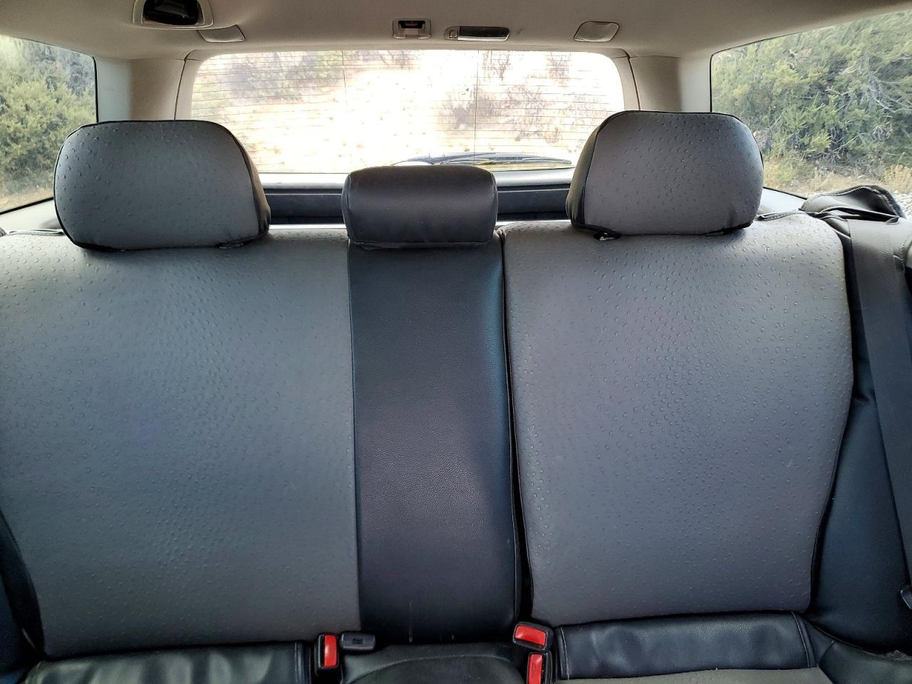 2005 Subaru Legacy Outback 2.5i Silver vin: 4S4BP61C457390630