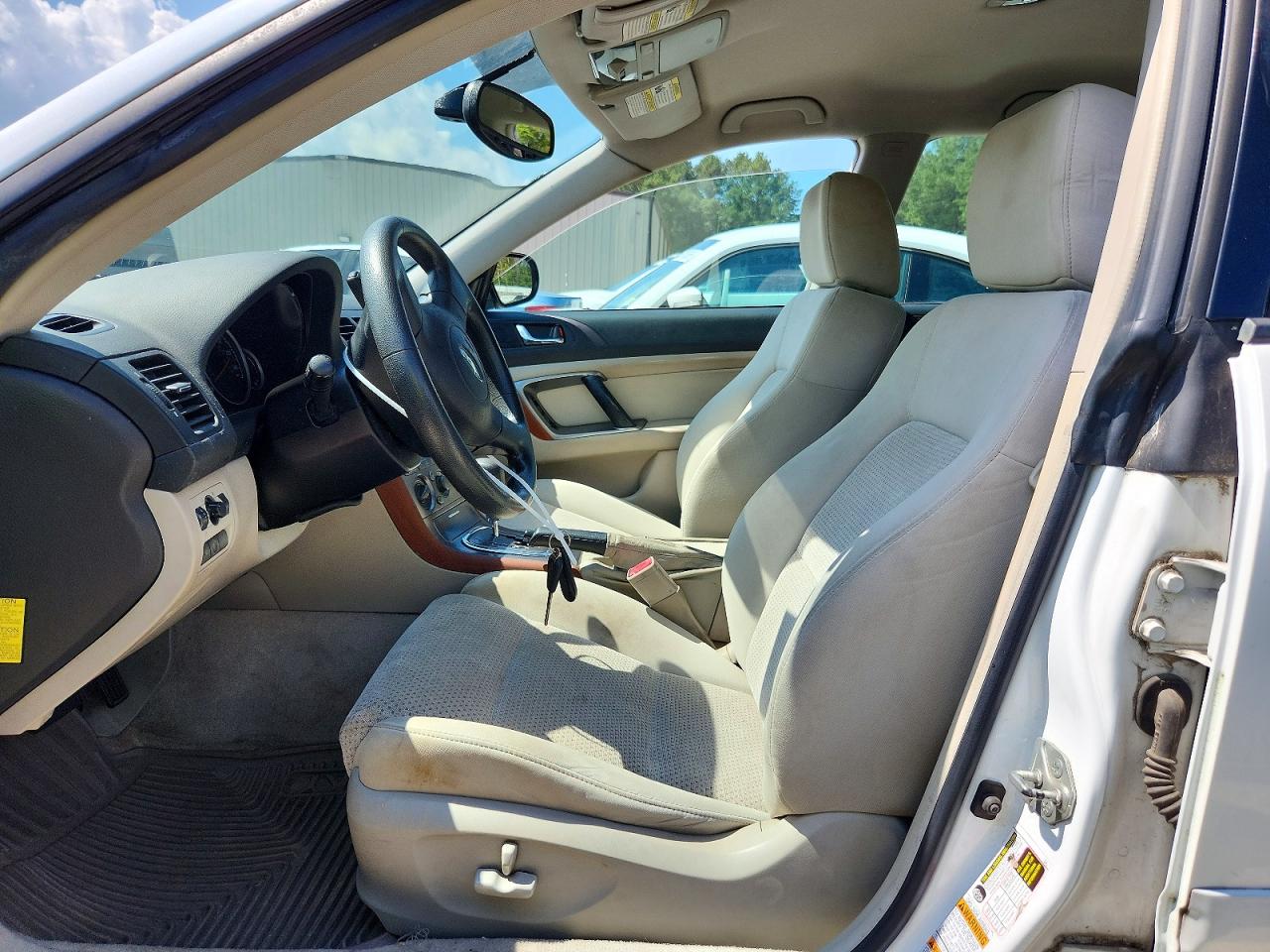 2006 Subaru Legacy Outback 2.5i White vin: 4S4BP61C467327206