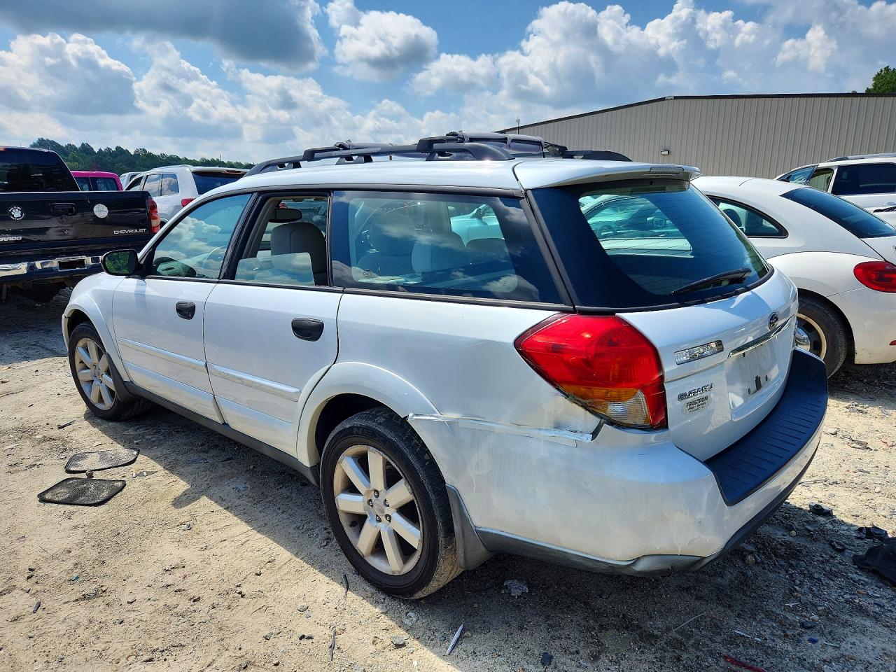2006 Subaru Legacy Outback 2.5i White vin: 4S4BP61C467327206