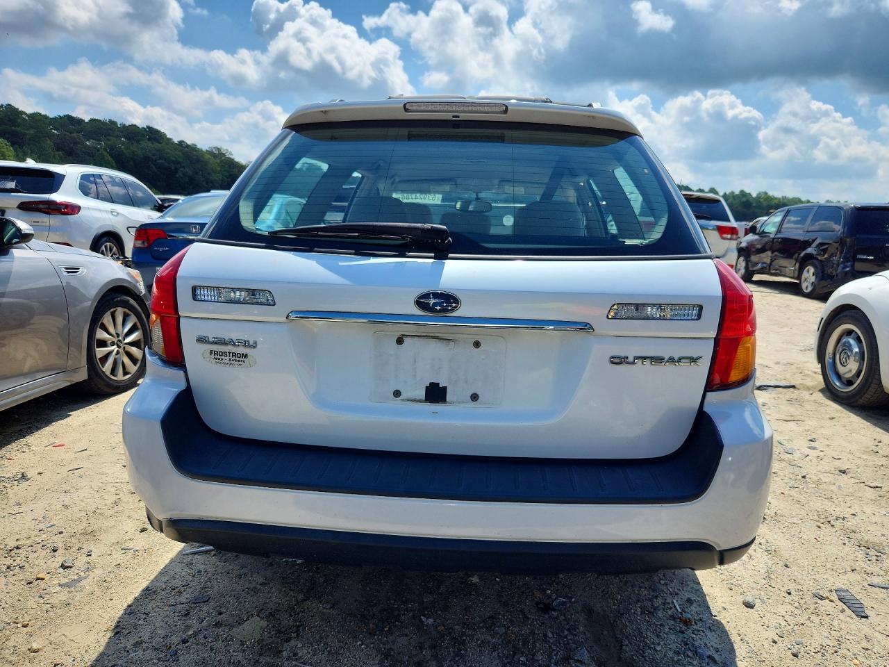 2006 Subaru Legacy Outback 2.5i White vin: 4S4BP61C467327206