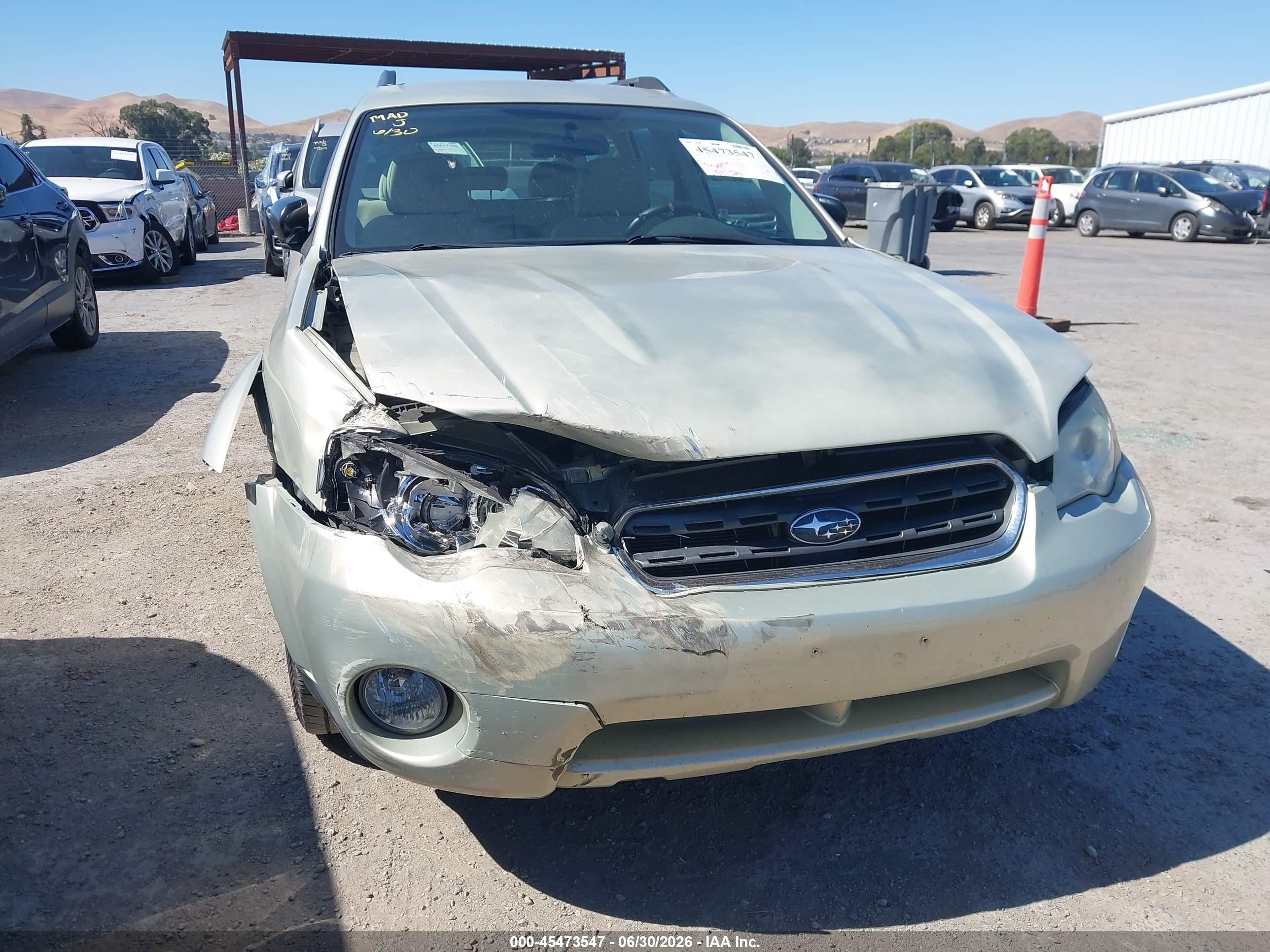 2007 Subaru Outback 2.5i Basic Beige vin: 4S4BP61C477329619
