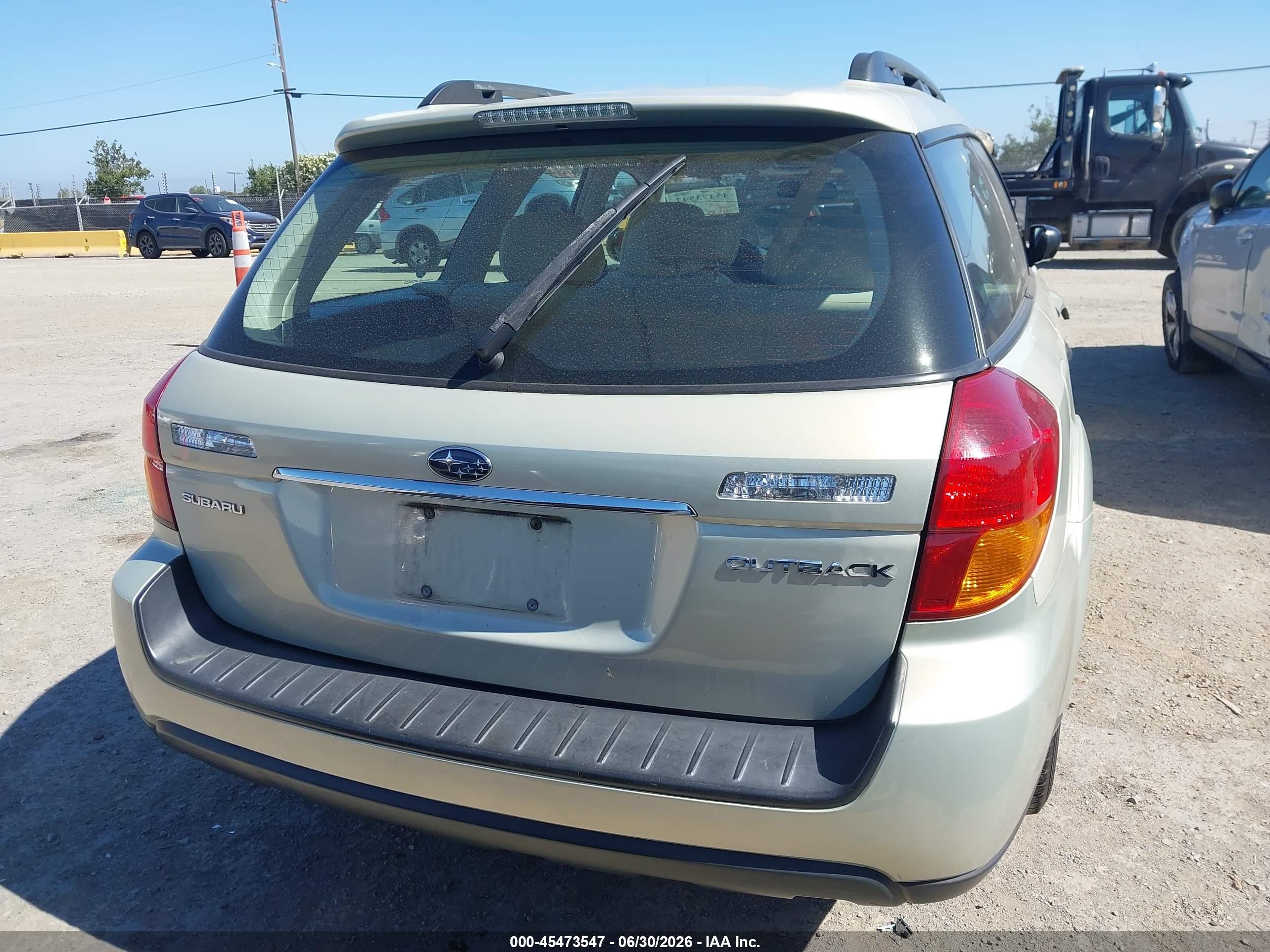 2007 Subaru Outback 2.5i Basic Beige vin: 4S4BP61C477329619