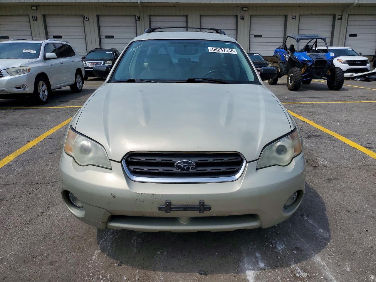 2007 Subaru Outback Outback 2.5i Beige vin: 4S4BP61C477337820