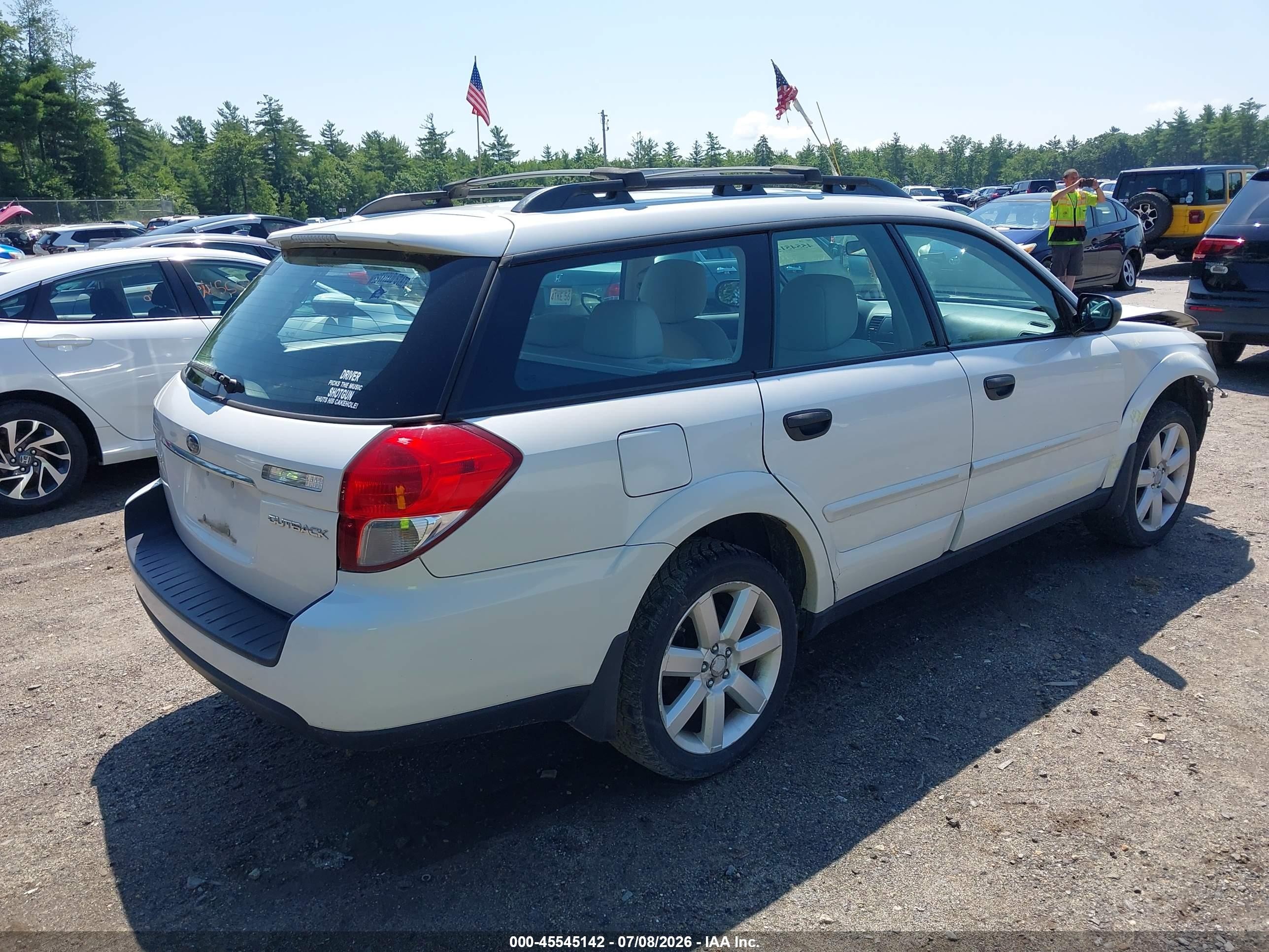 2008 Subaru Outback (natl) 2.5i L.l. Bean Edition/i White vin: 4S4BP61C487363657