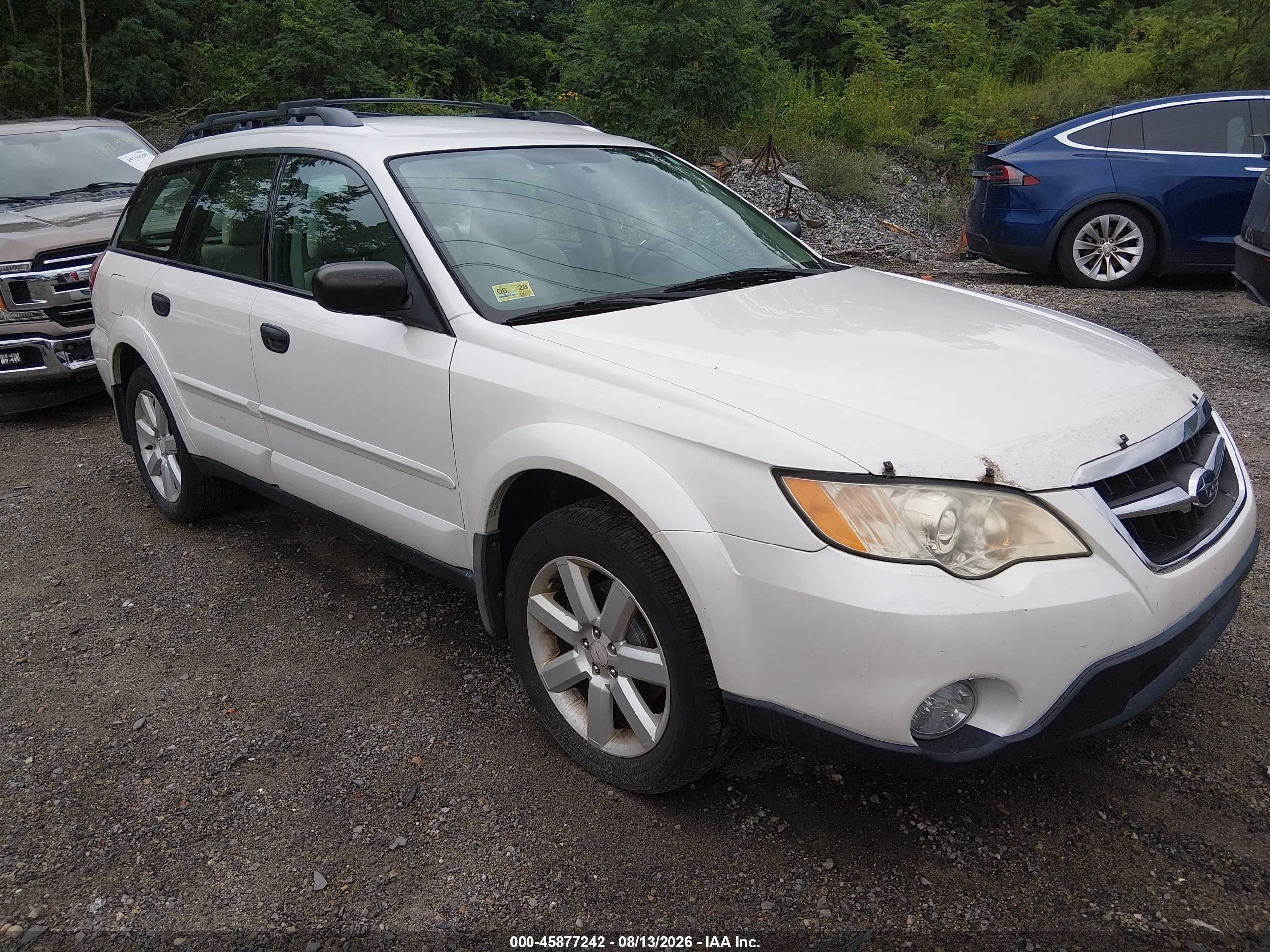 2009 Subaru Outback 2.5i White vin: 4S4BP61C497314184