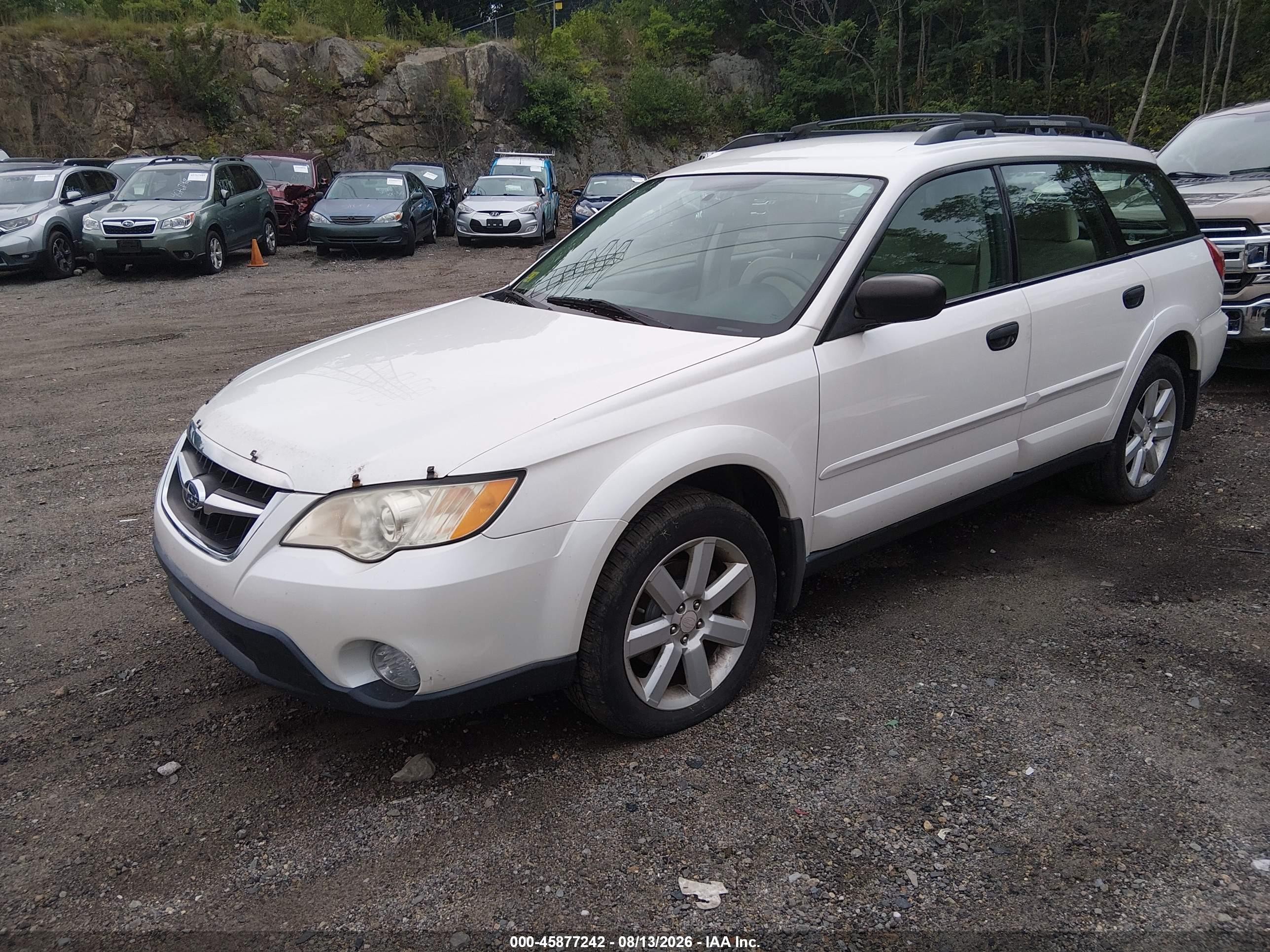 2009 Subaru Outback 2.5i White vin: 4S4BP61C497314184