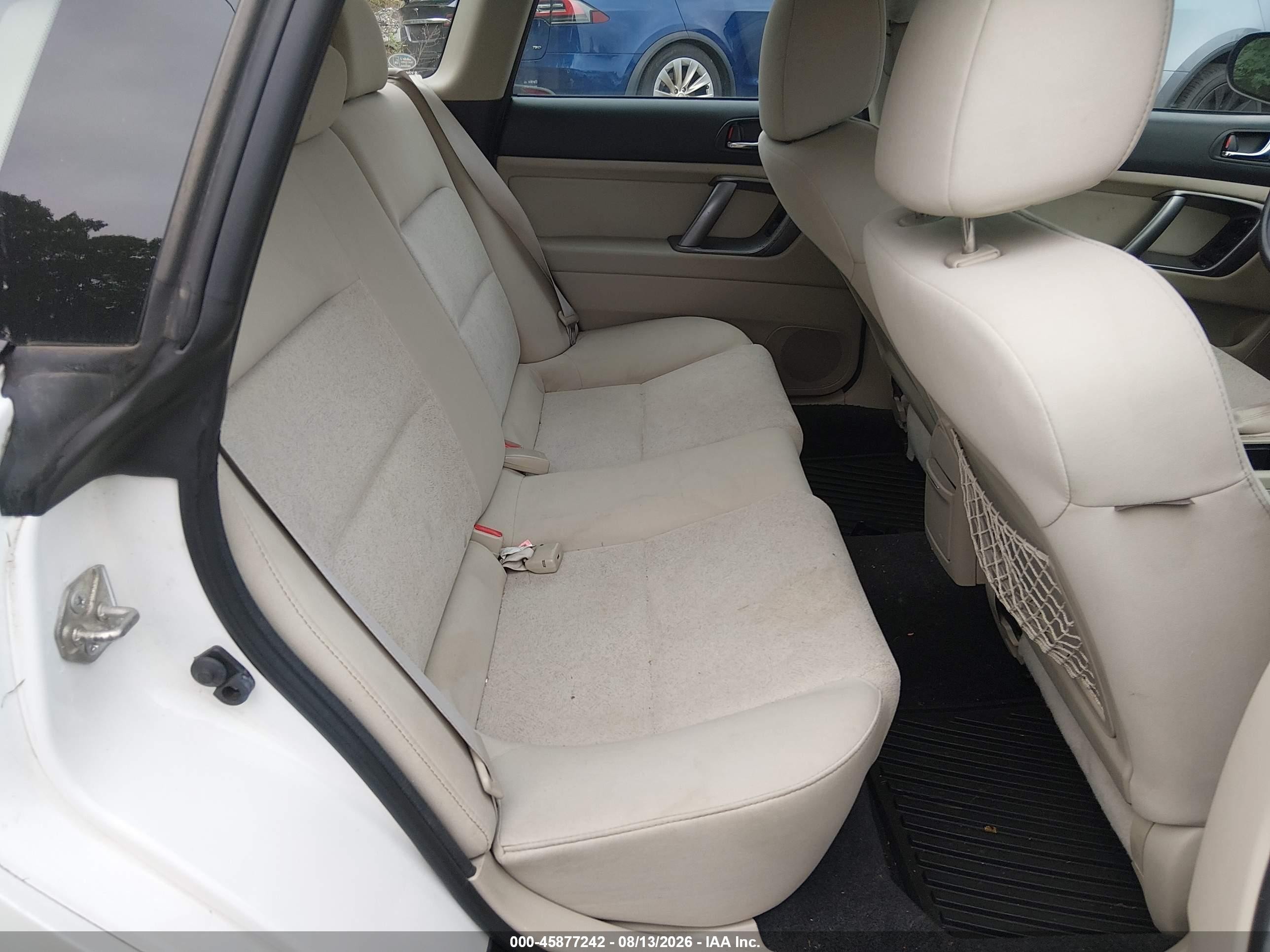 2009 Subaru Outback 2.5i White vin: 4S4BP61C497314184