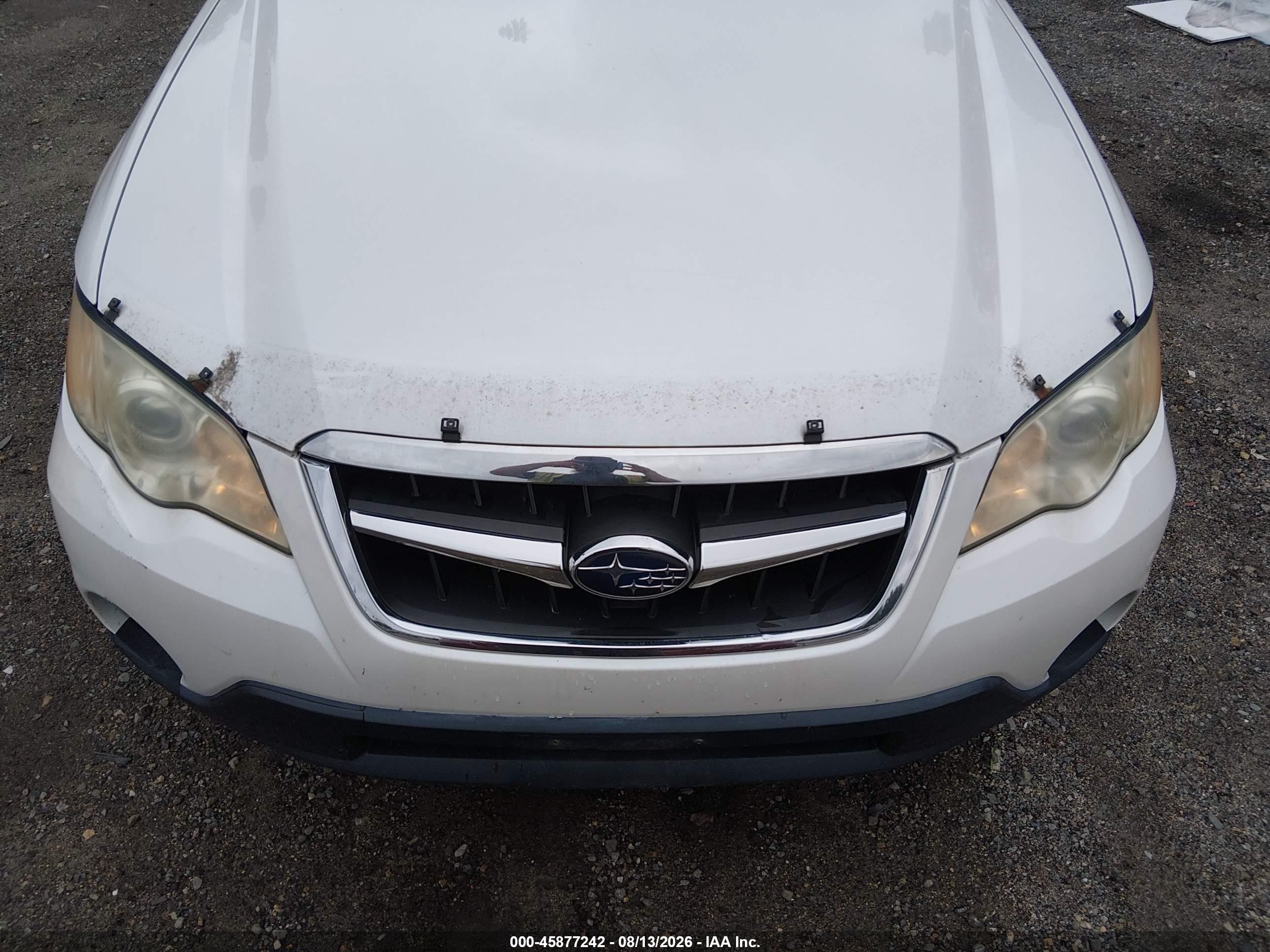 2009 Subaru Outback 2.5i White vin: 4S4BP61C497314184