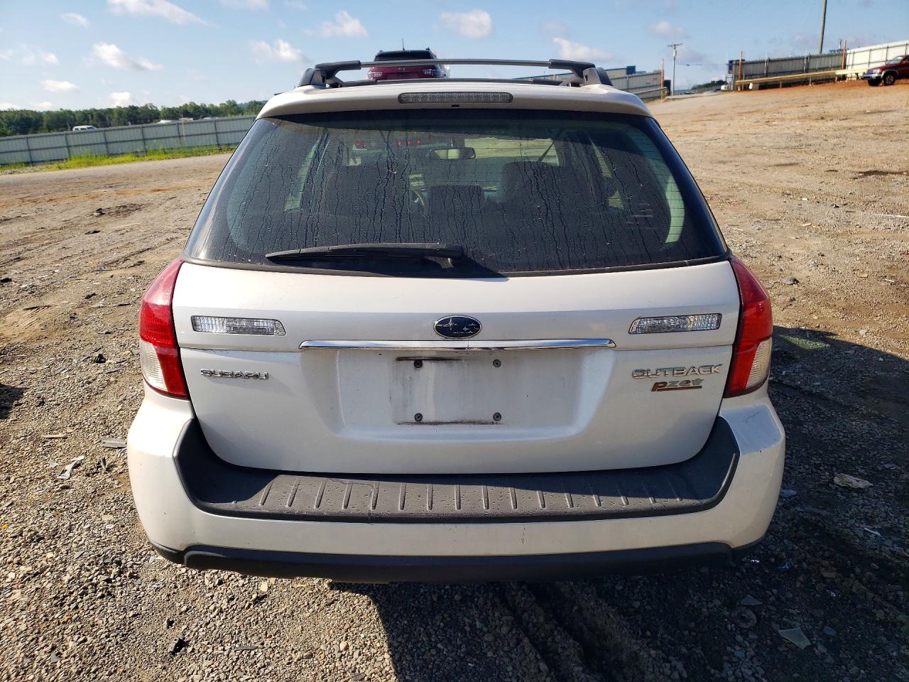 2009 Subaru Outback 2.5i White vin: 4S4BP61C497331762