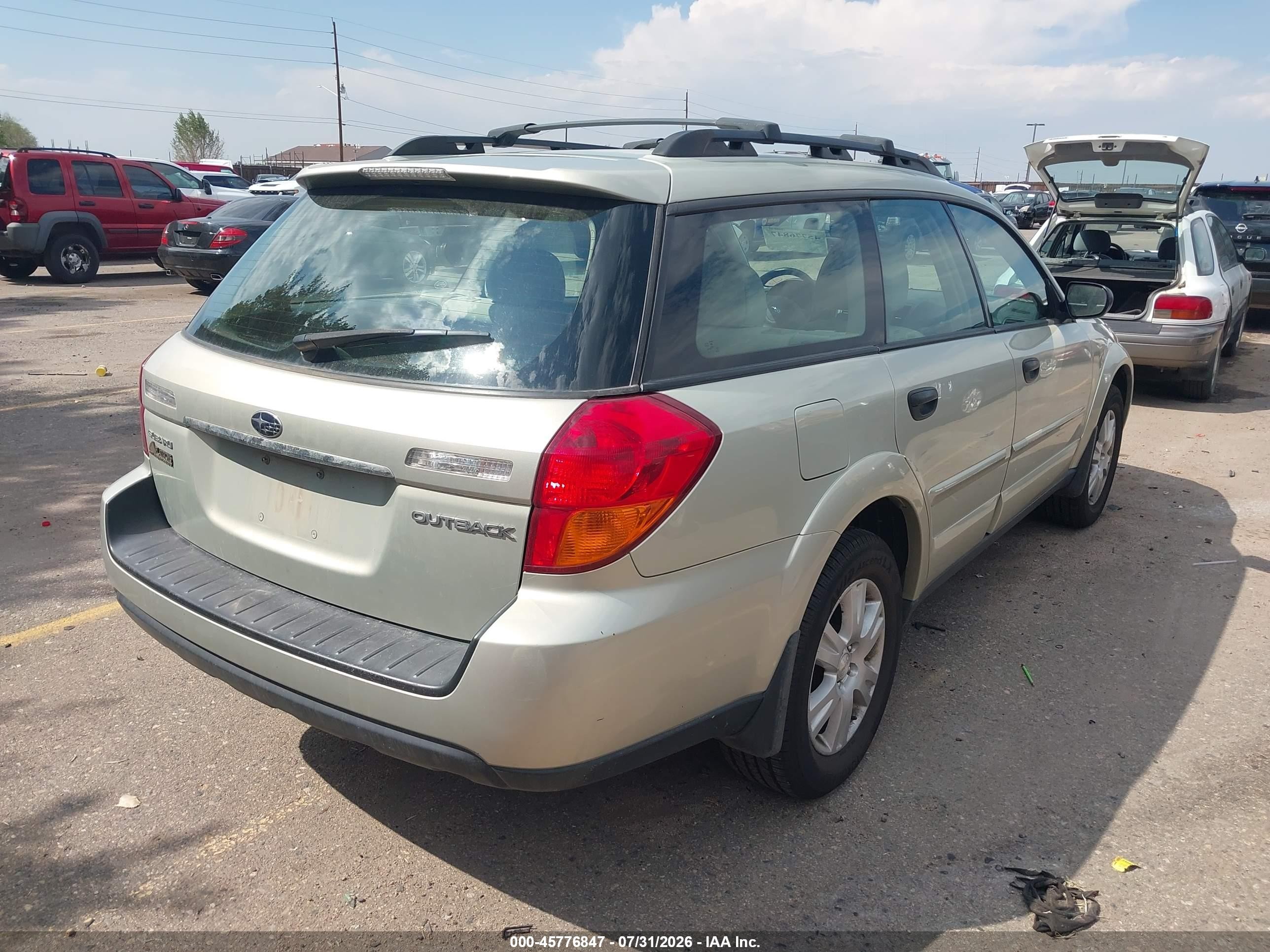 2005 Subaru Outback 2.5i Tan vin: 4S4BP61C557380351