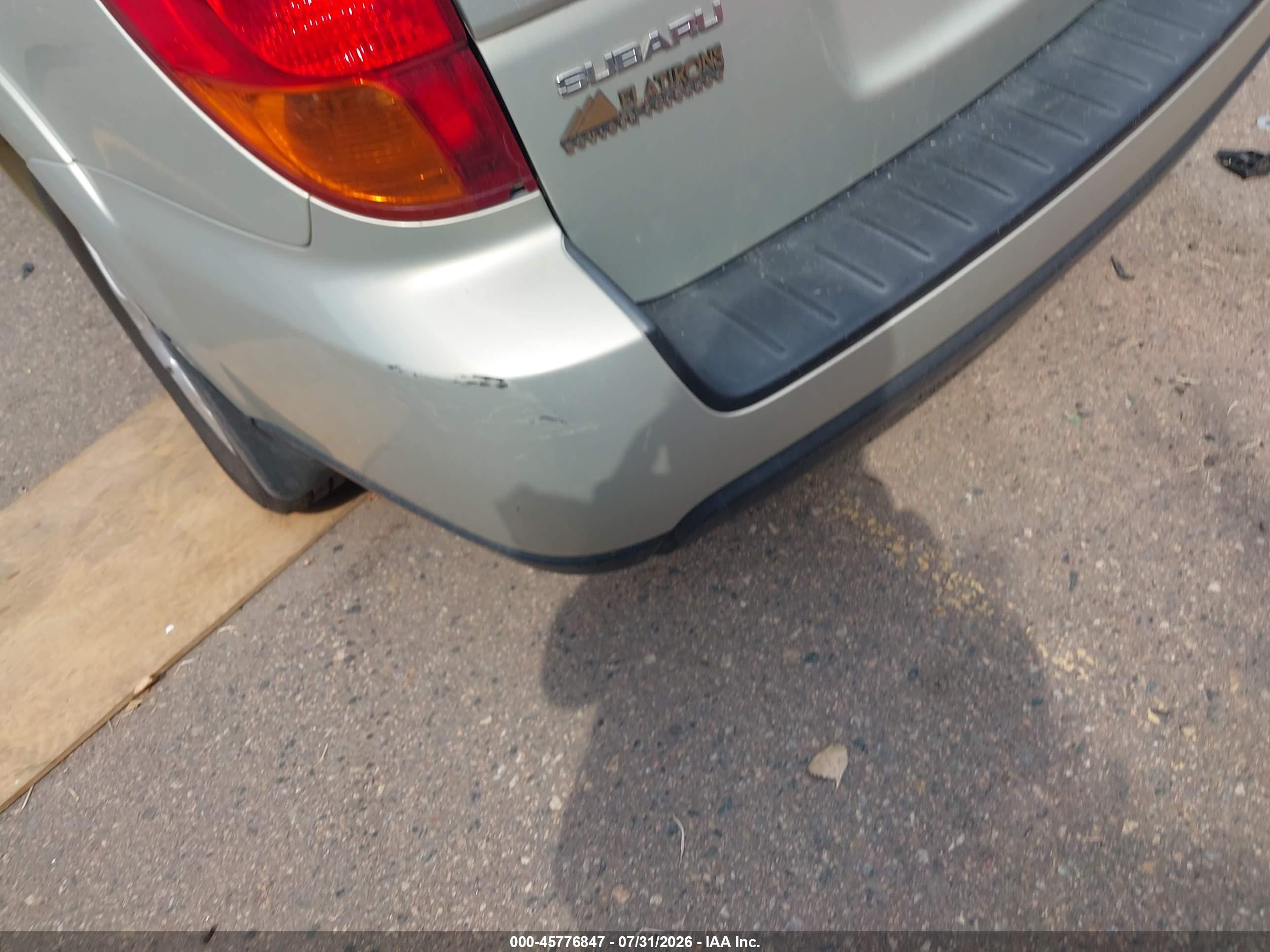 2005 Subaru Outback 2.5i Tan vin: 4S4BP61C557380351