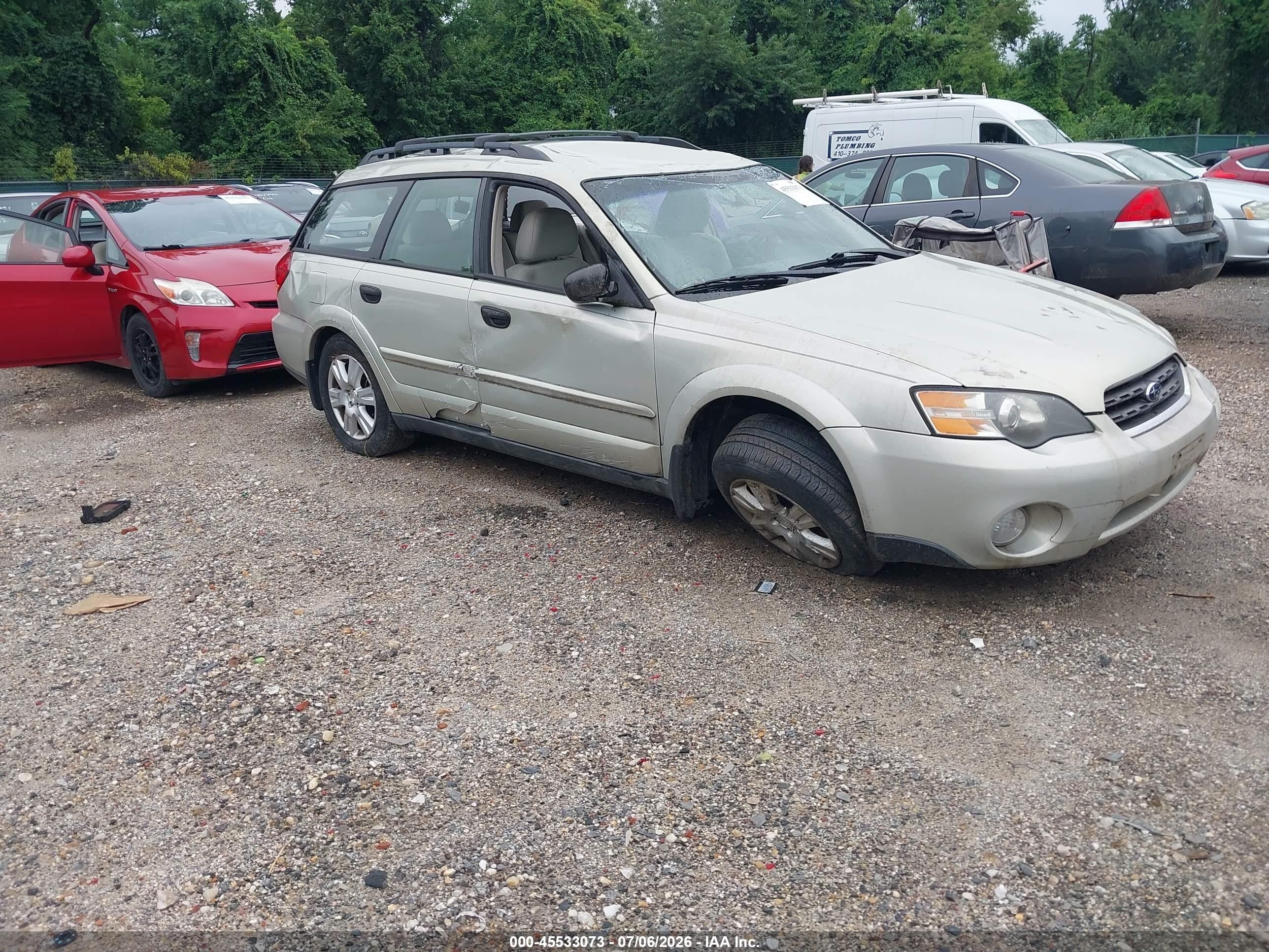 2005 Subaru Outback 2.5i Gold vin: 4S4BP61C557387395