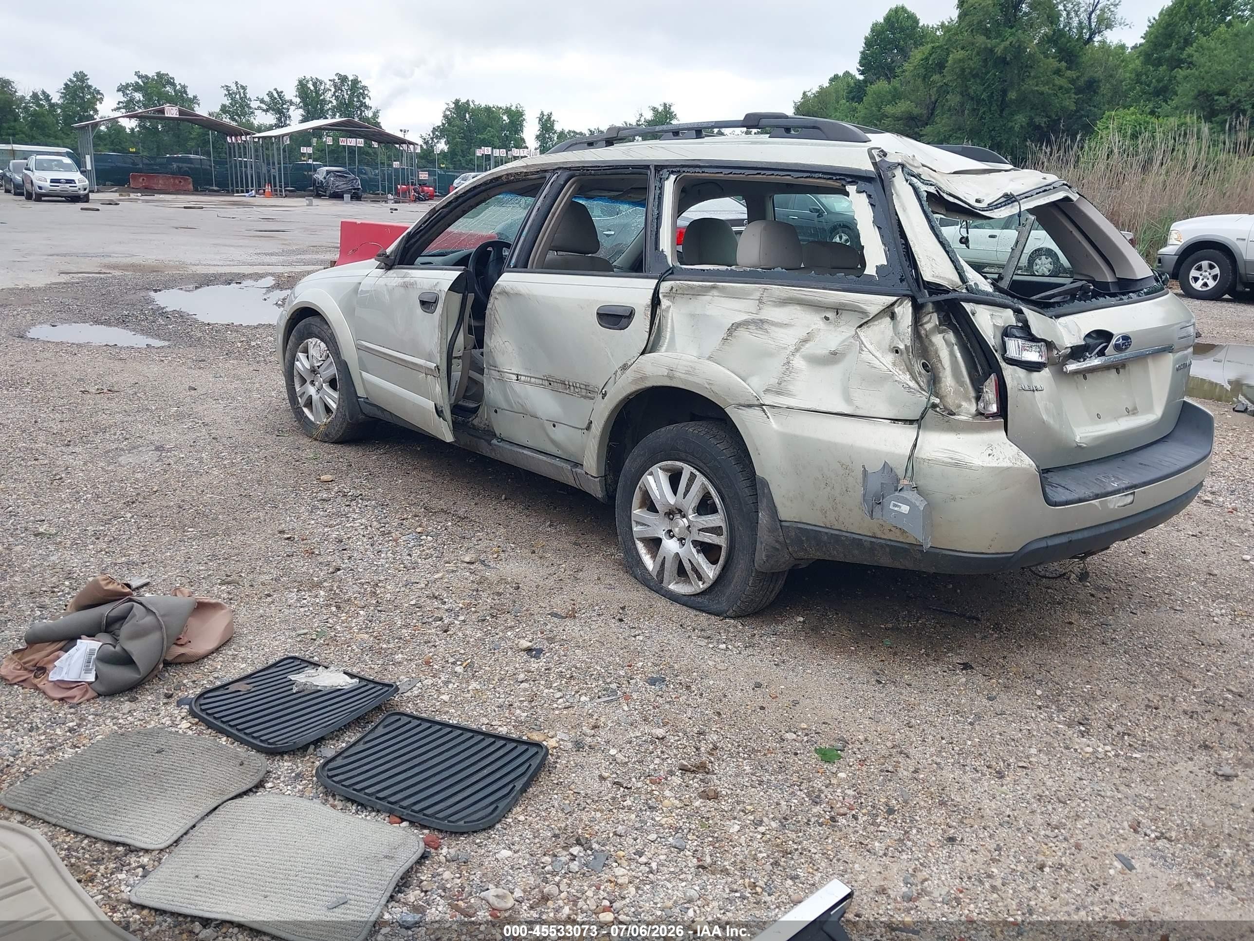 2005 Subaru Outback 2.5i Gold vin: 4S4BP61C557387395