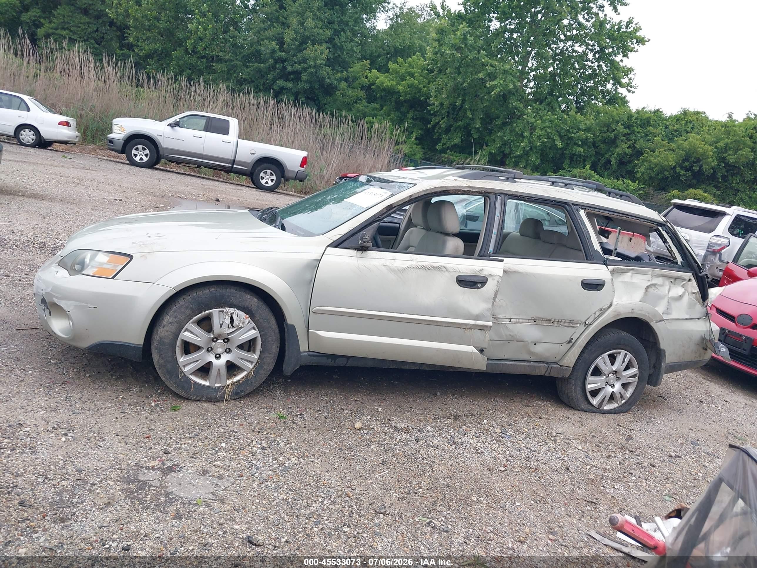 2005 Subaru Outback 2.5i Gold vin: 4S4BP61C557387395