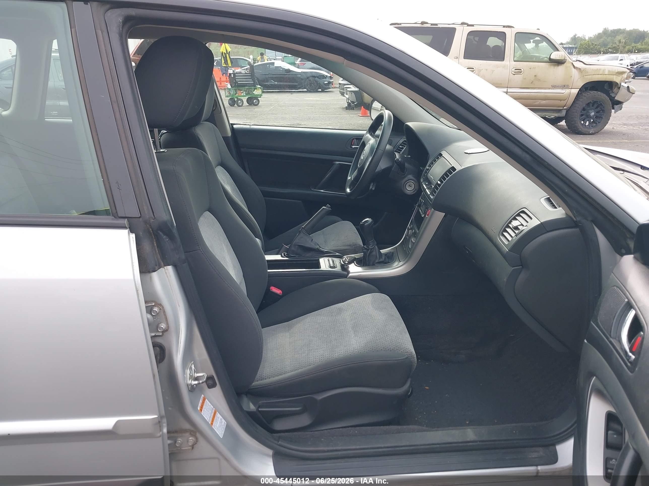 2006 Subaru Outback 2.5i Silver vin: 4S4BP61C566326801