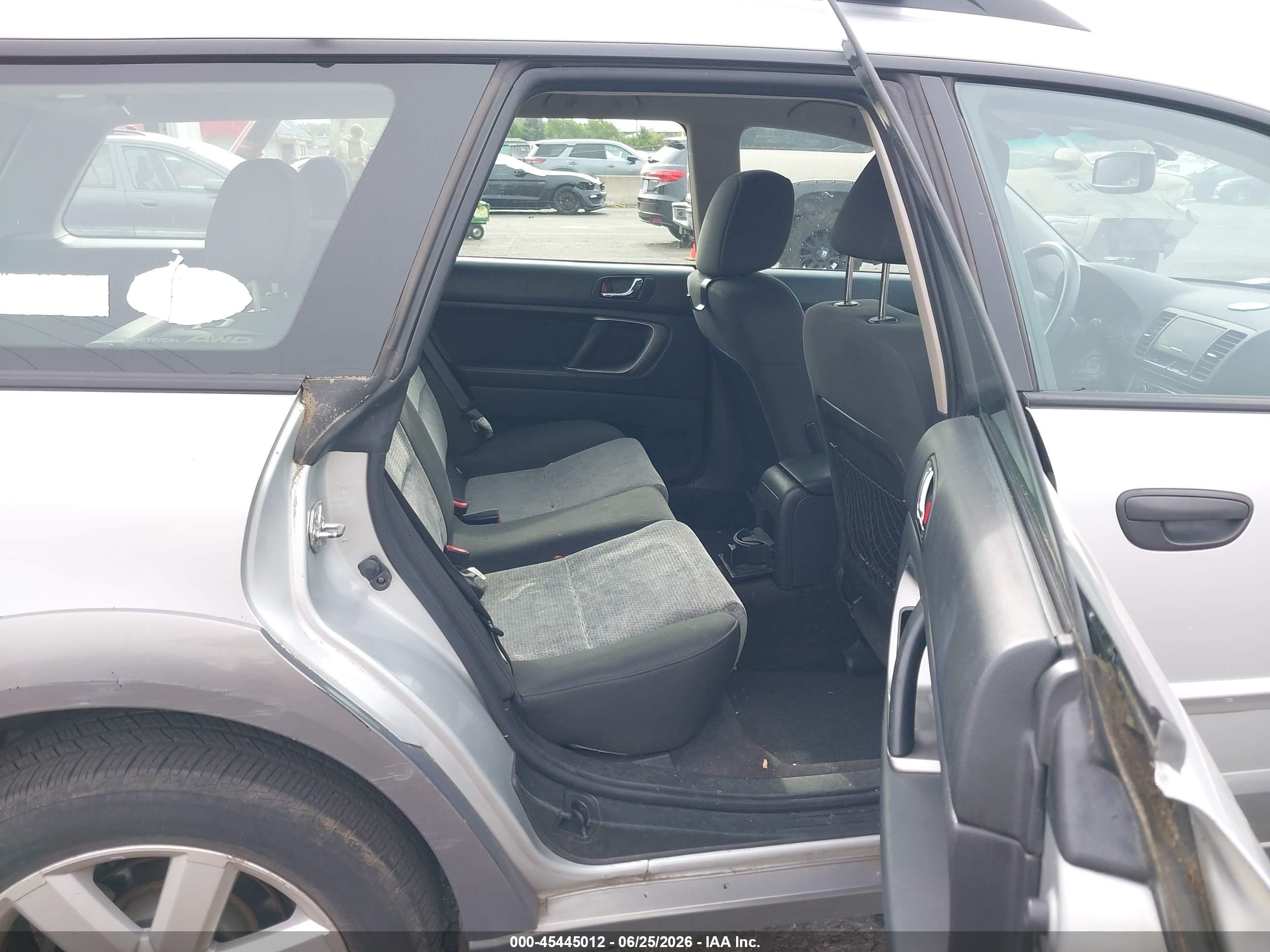 2006 Subaru Outback 2.5i Silver vin: 4S4BP61C566326801