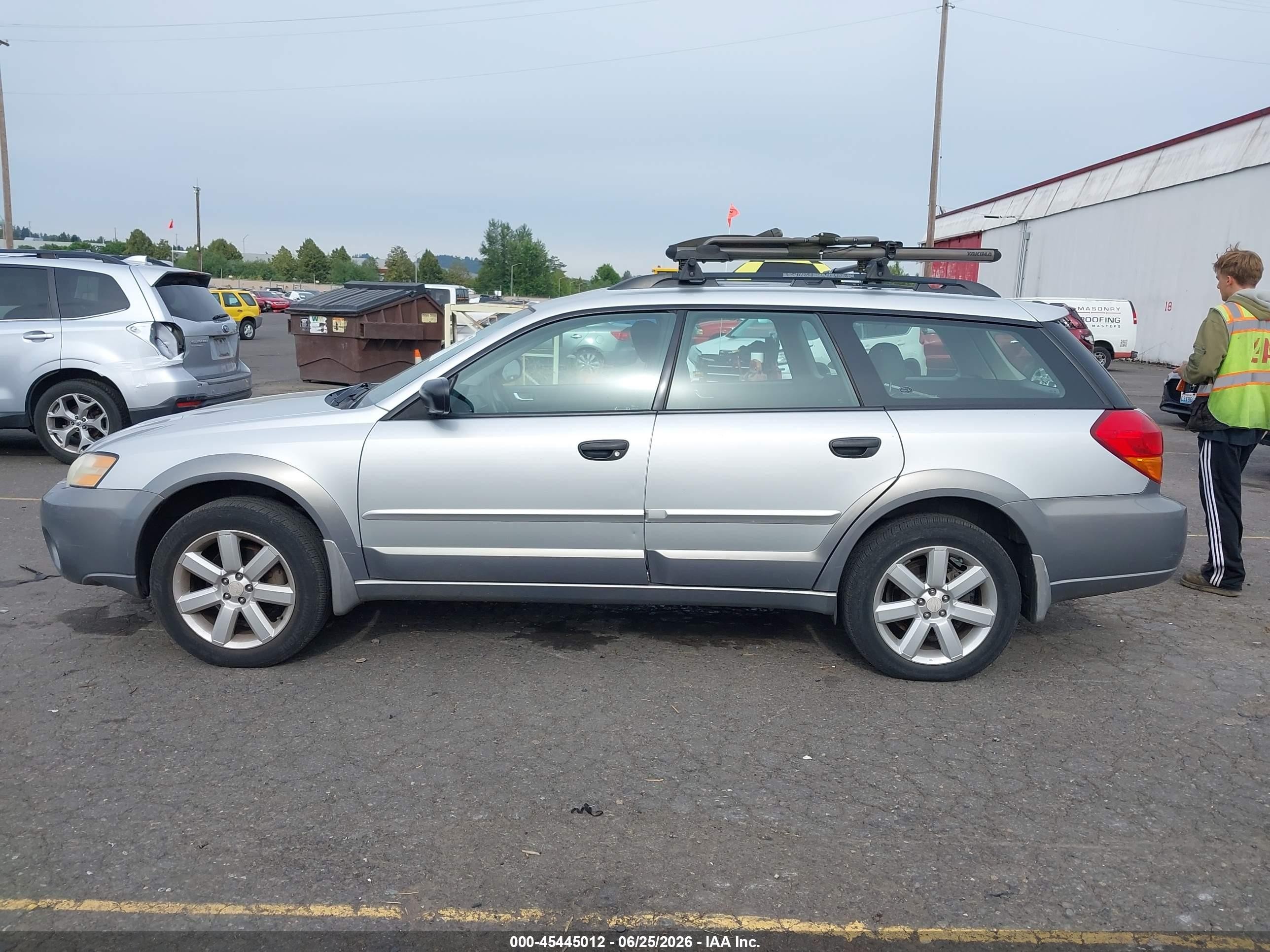 2006 Subaru Outback 2.5i Silver vin: 4S4BP61C566326801