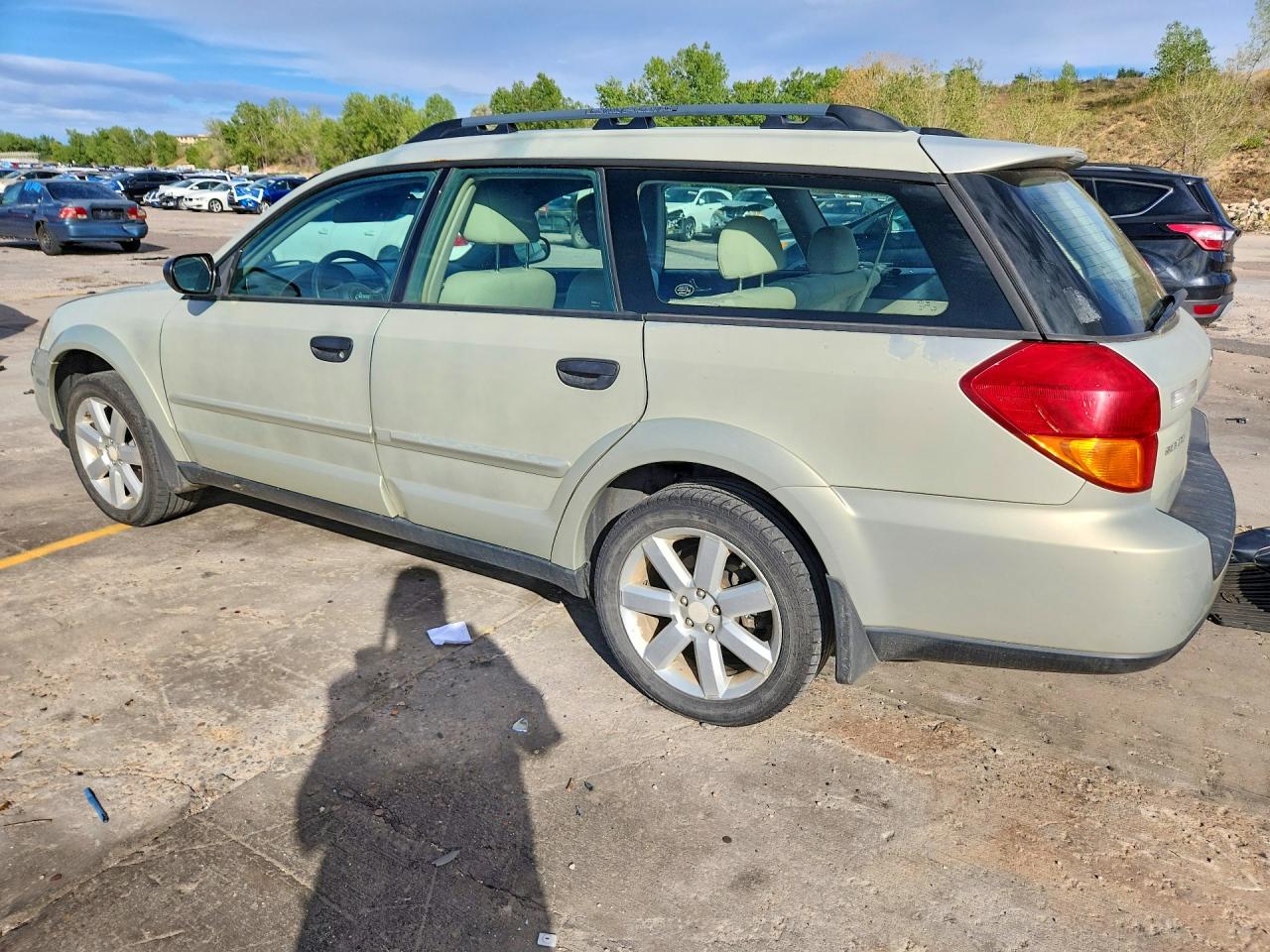 2007 Subaru Outback Outback 2.5i Gold vin: 4S4BP61C577335431