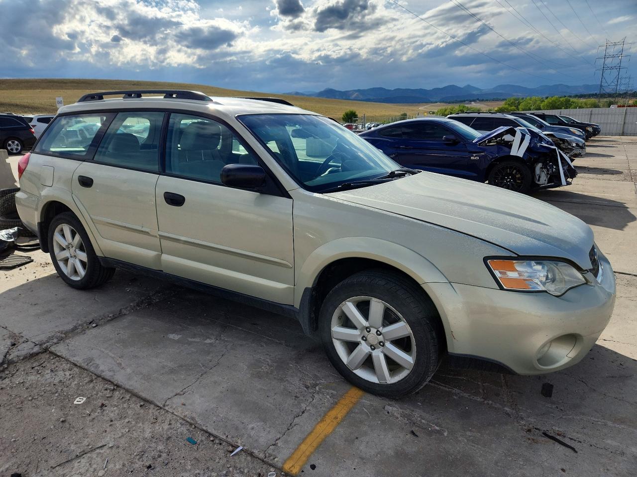 2007 Subaru Outback Outback 2.5i Gold vin: 4S4BP61C577335431