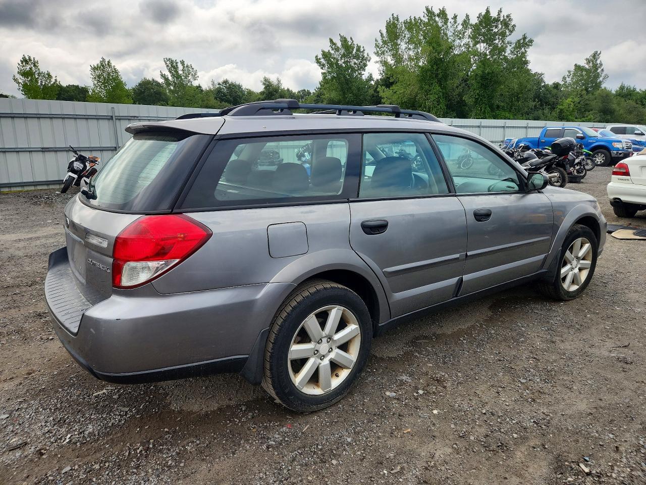 2008 Subaru Outback 2.5i Silver vin: 4S4BP61C587306271