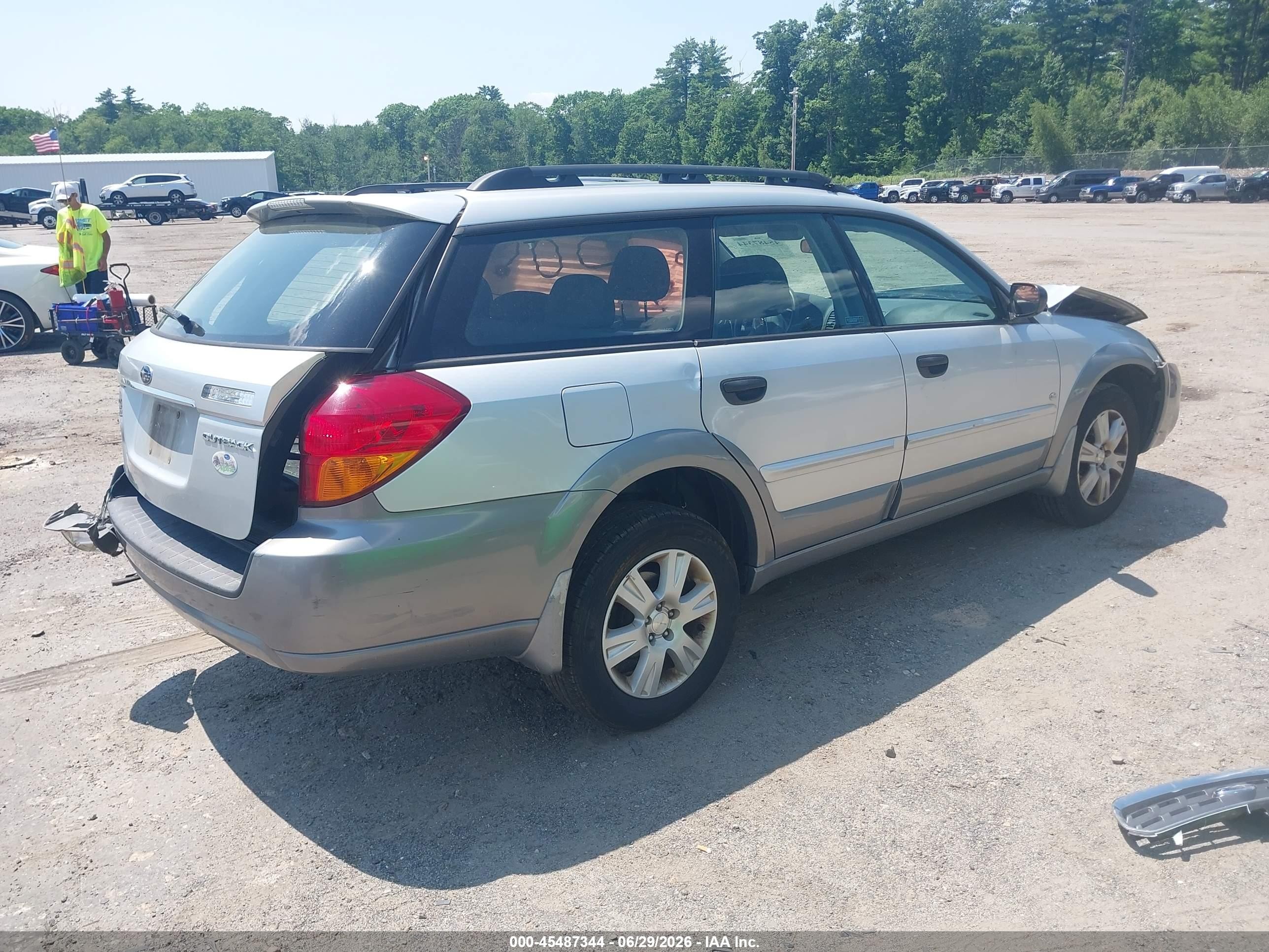 2005 Subaru Outback 2.5i Silver vin: 4S4BP61C657356558