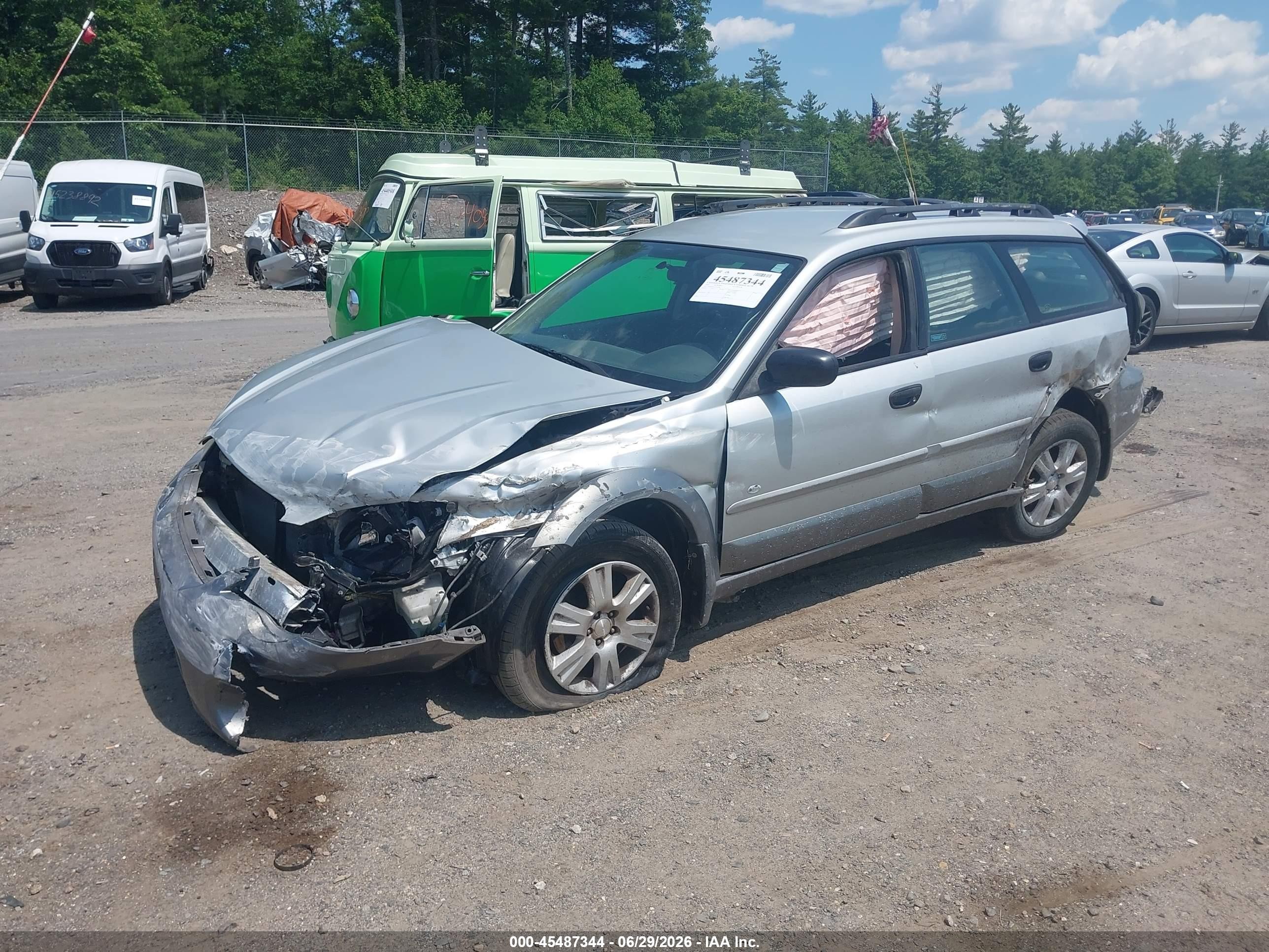 2005 Subaru Outback 2.5i Silver vin: 4S4BP61C657356558