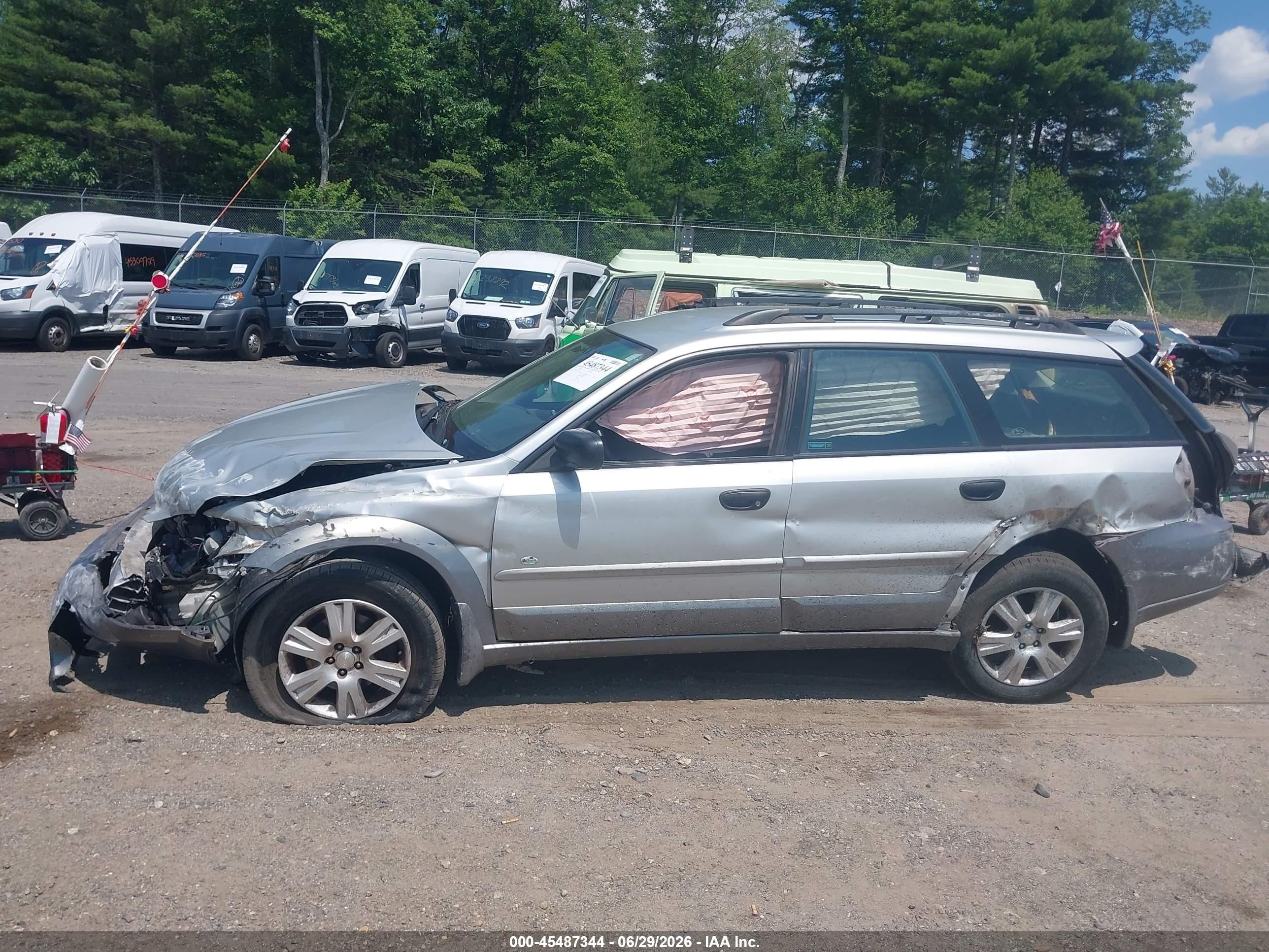 2005 Subaru Outback 2.5i Silver vin: 4S4BP61C657356558