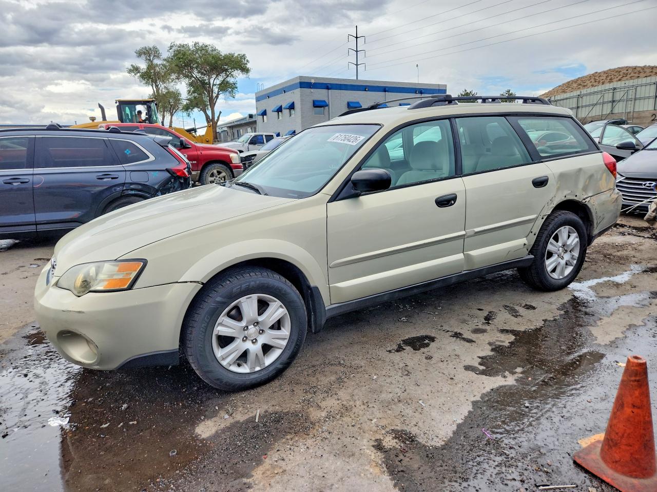 2005 Subaru Outback Gold vin: 4S4BP61C657356740