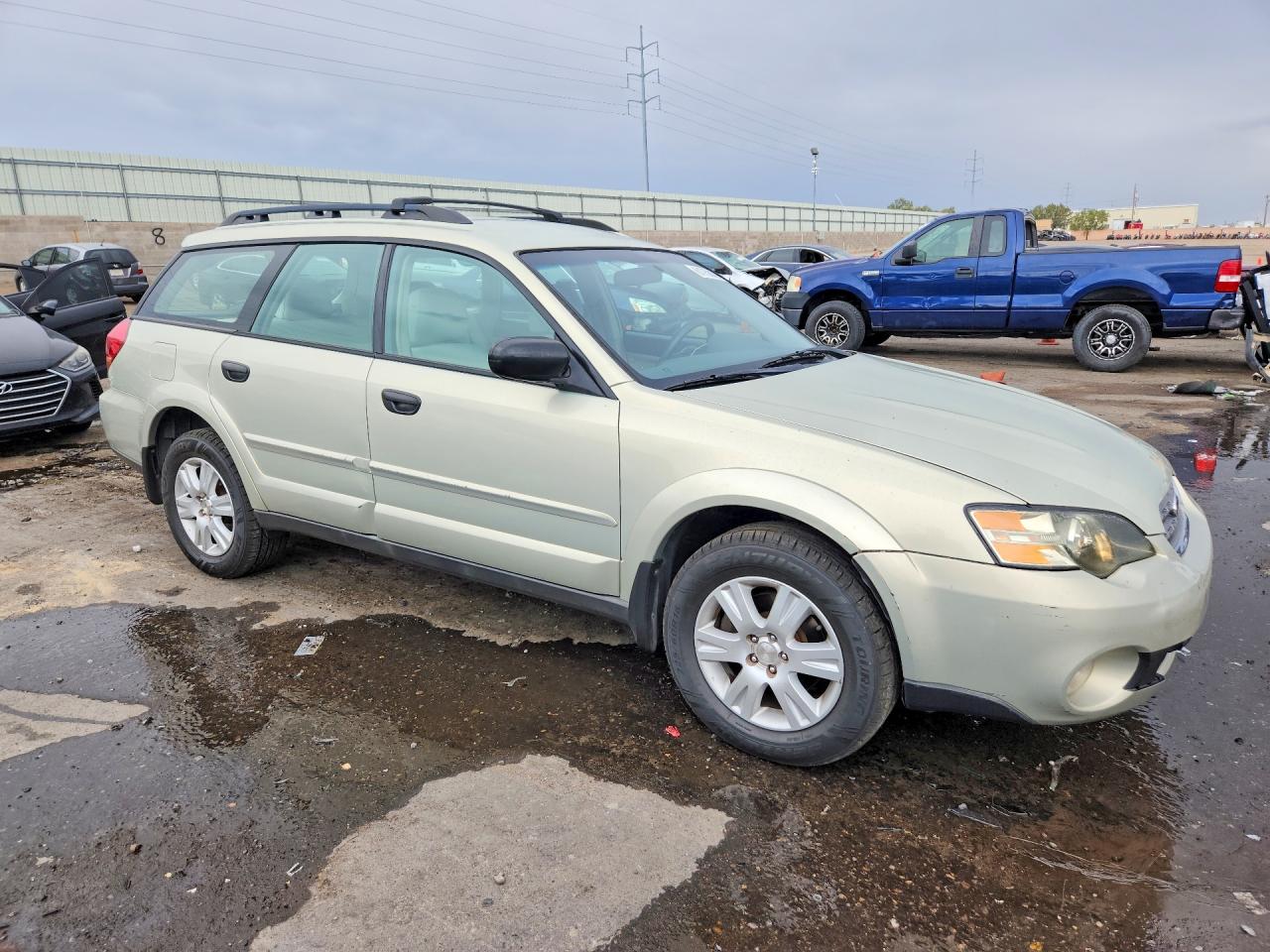 2005 Subaru Outback Золотой vin: 4S4BP61C657356740