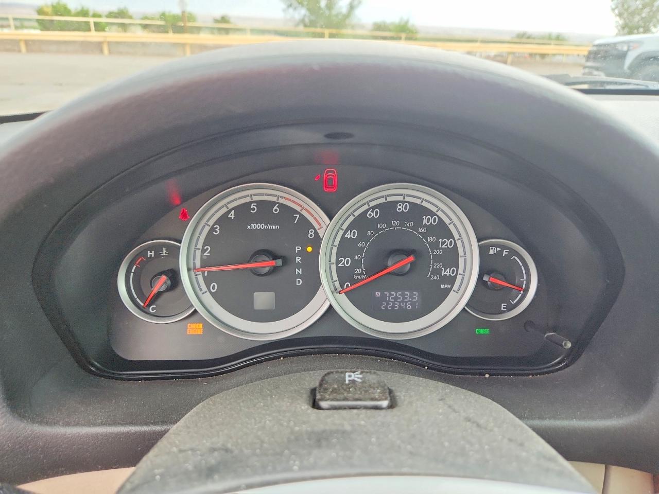 2005 Subaru Outback Золотой vin: 4S4BP61C657356740