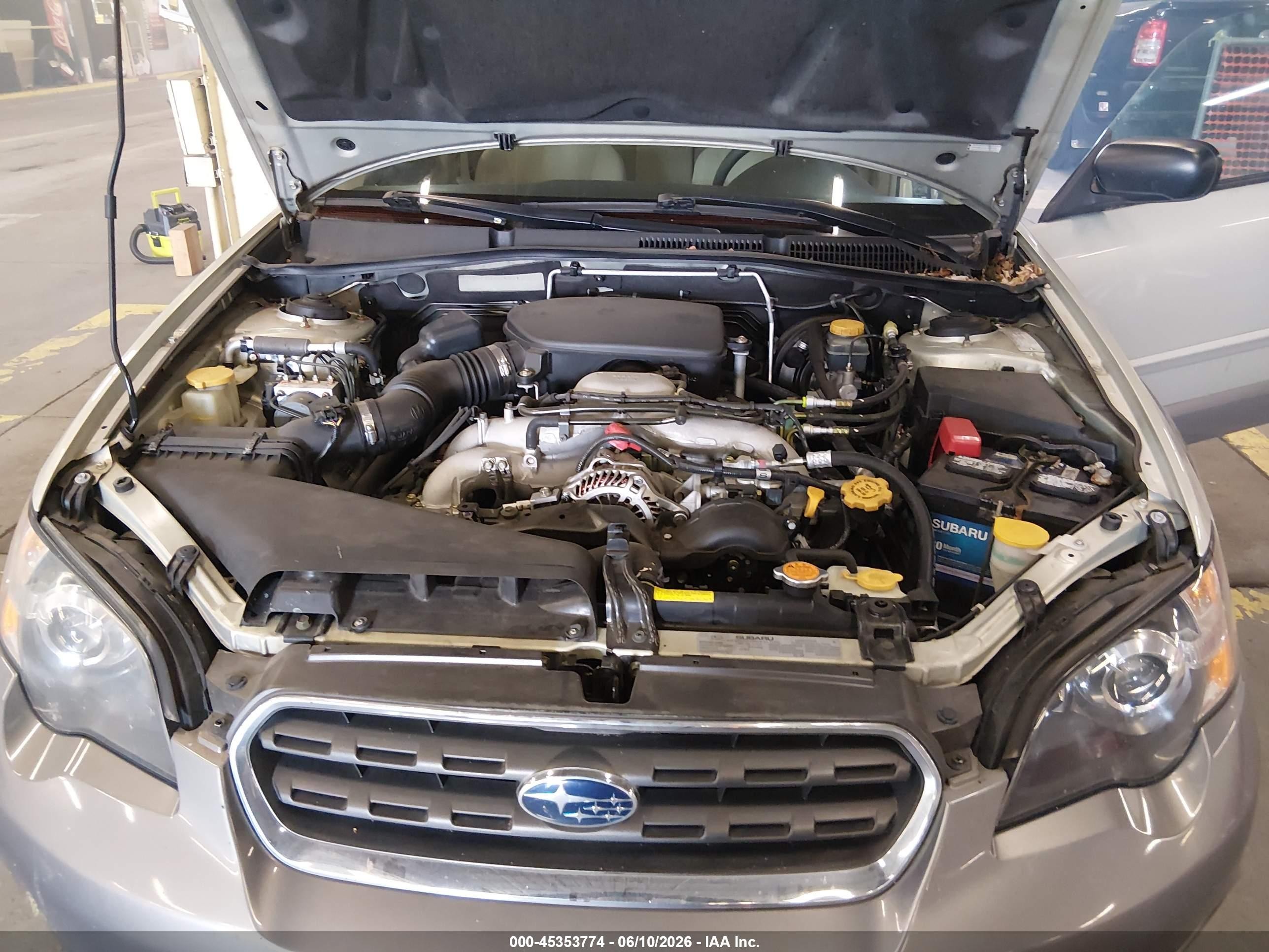 2005 Subaru Outback 2.5i Champagne vin: 4S4BP61C657360366