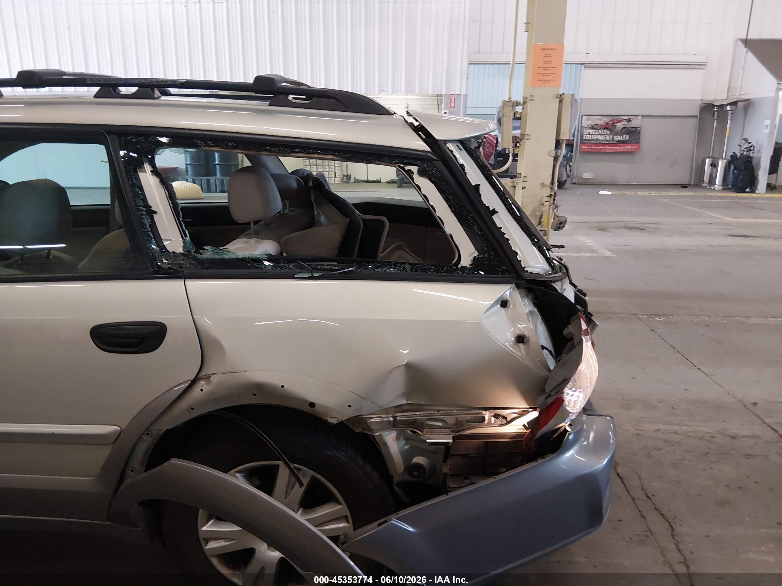 2005 Subaru Outback 2.5i Champagne vin: 4S4BP61C657360366