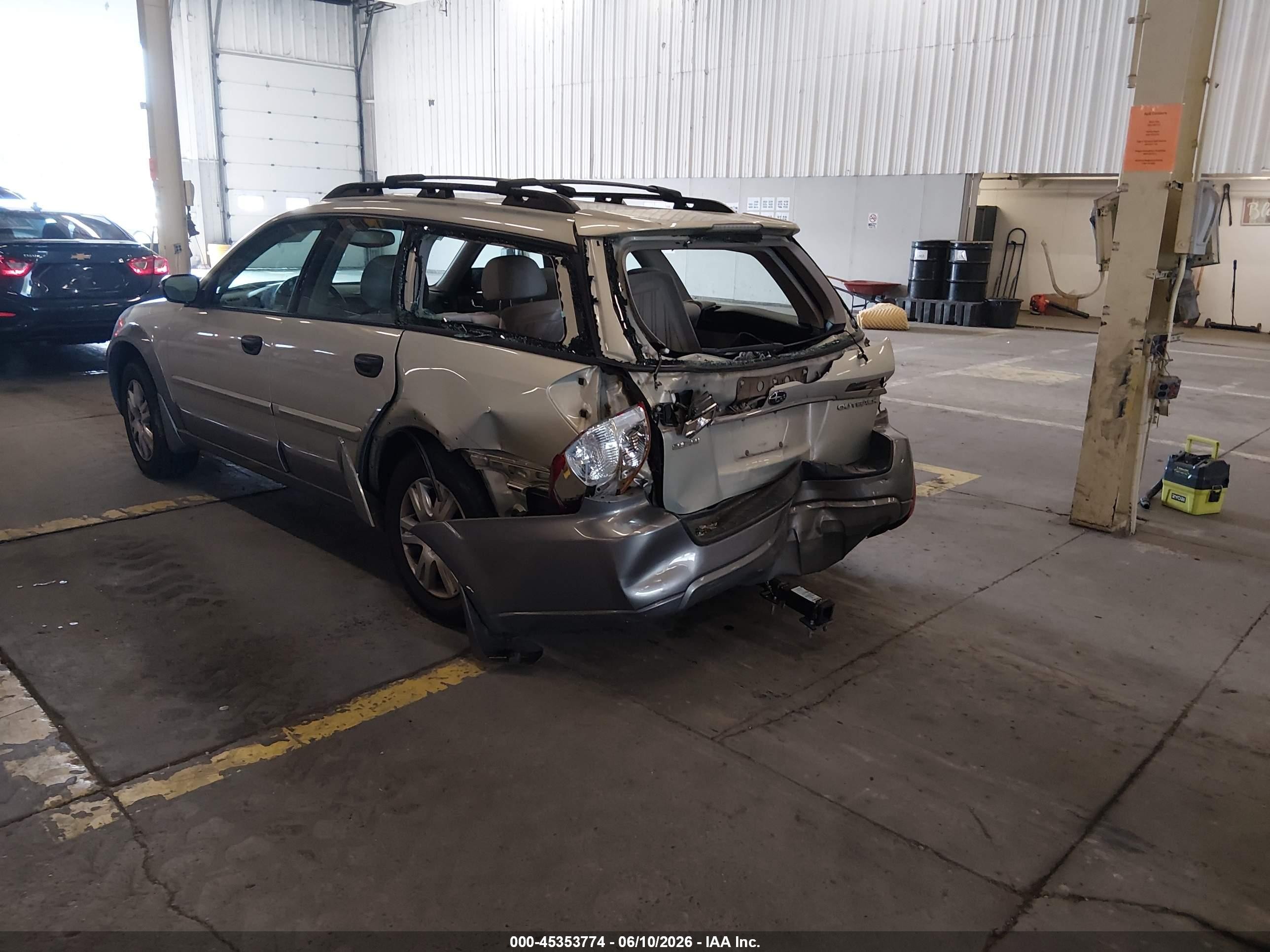 2005 Subaru Outback 2.5i Champagne vin: 4S4BP61C657360366