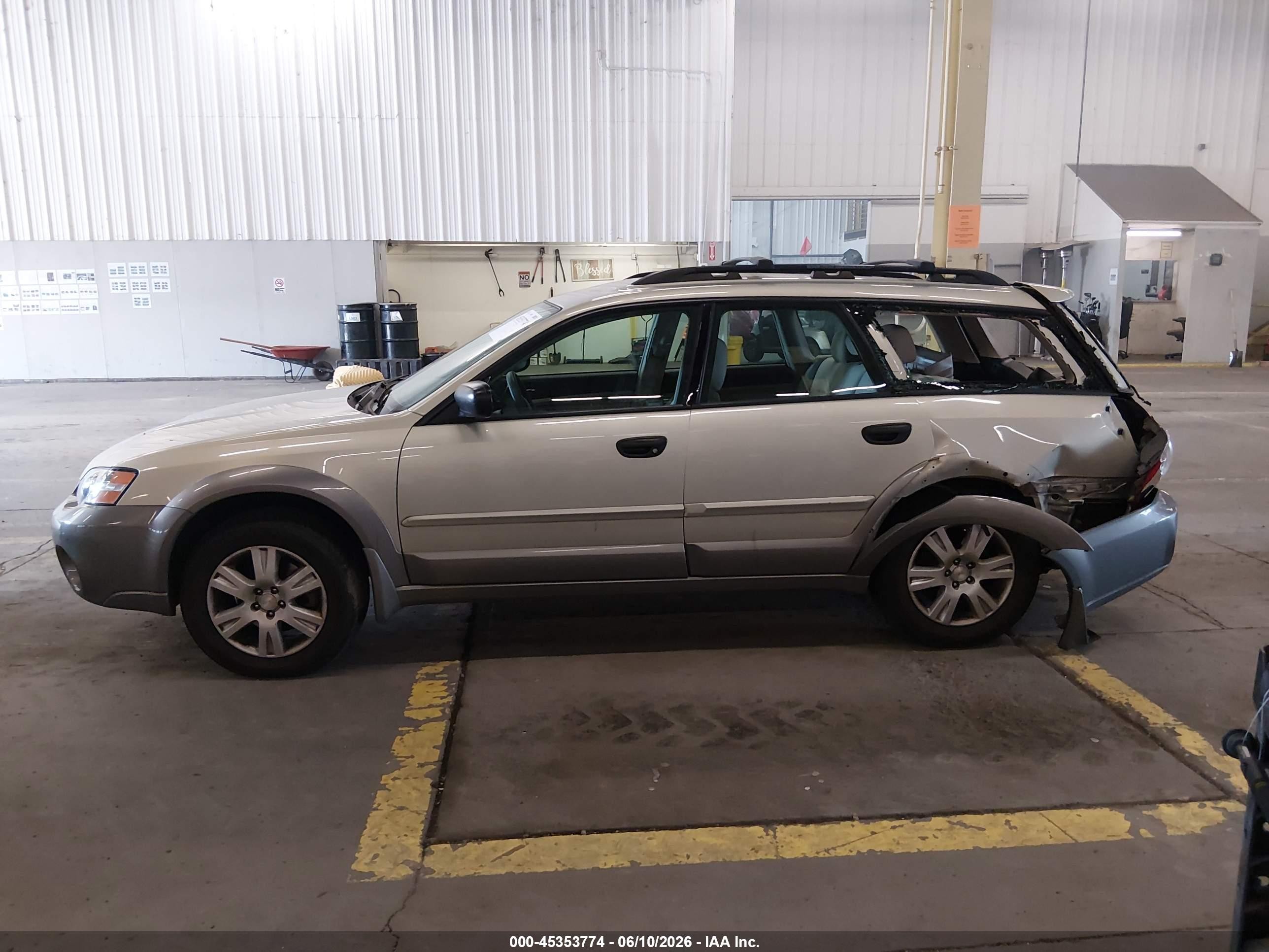 2005 Subaru Outback 2.5i Champagne vin: 4S4BP61C657360366
